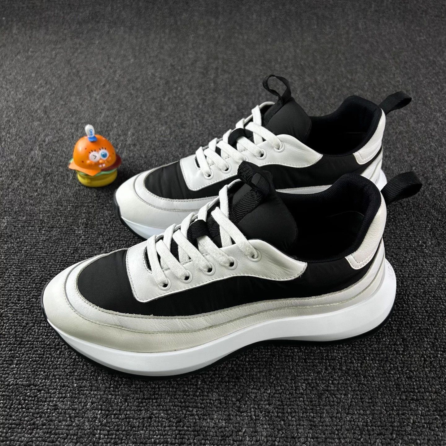Hermes Hermes Black & White Colorblock Sneakers 39 EU Size US 8 / IT 38 - 1 Thumbnail