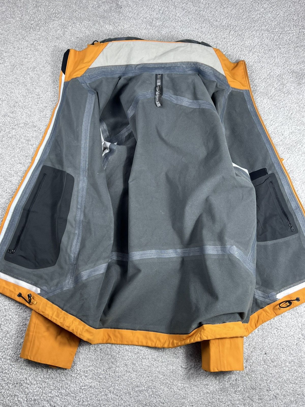 Veilance Arc’teryx Veilance Align SFT Orange Jacket Size M Size US M / EU 48-50 / 2 - 9 Thumbnail