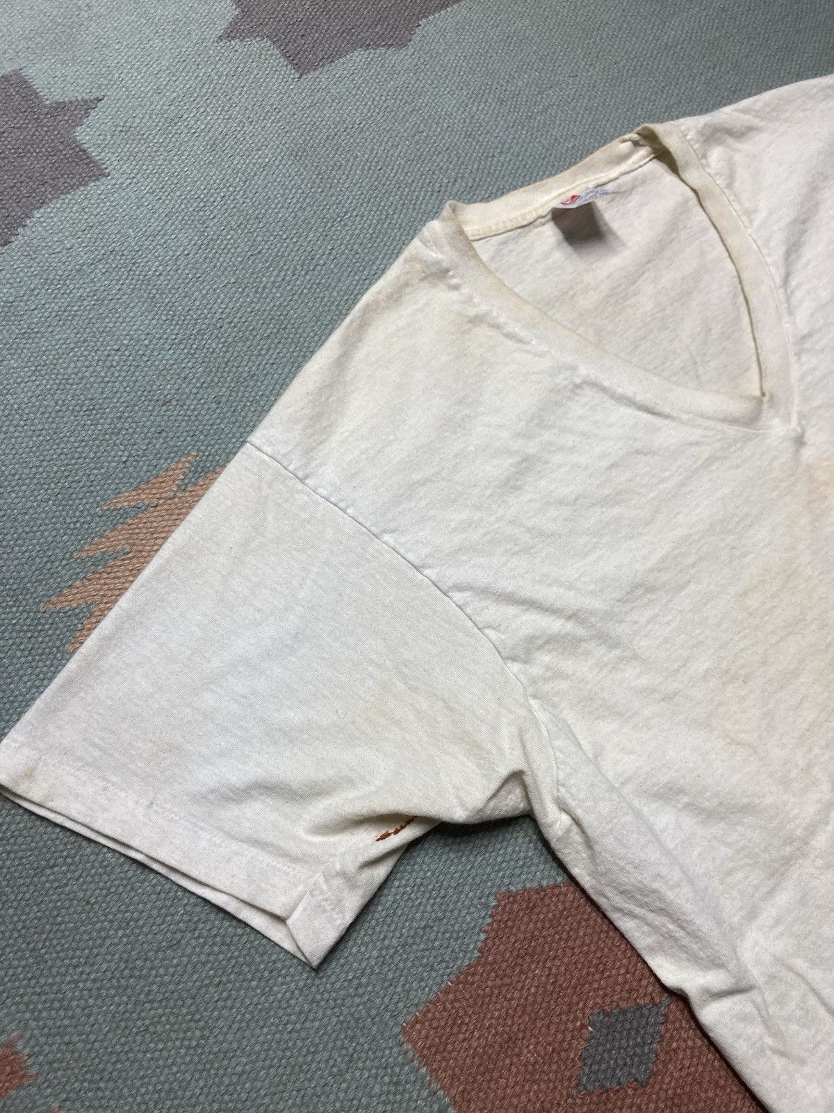 Hanes × Vintage blank white t shirt v neck hanes soft cotton grunge comfy XL Size US XL / EU 56 / 4 - 7 Thumbnail