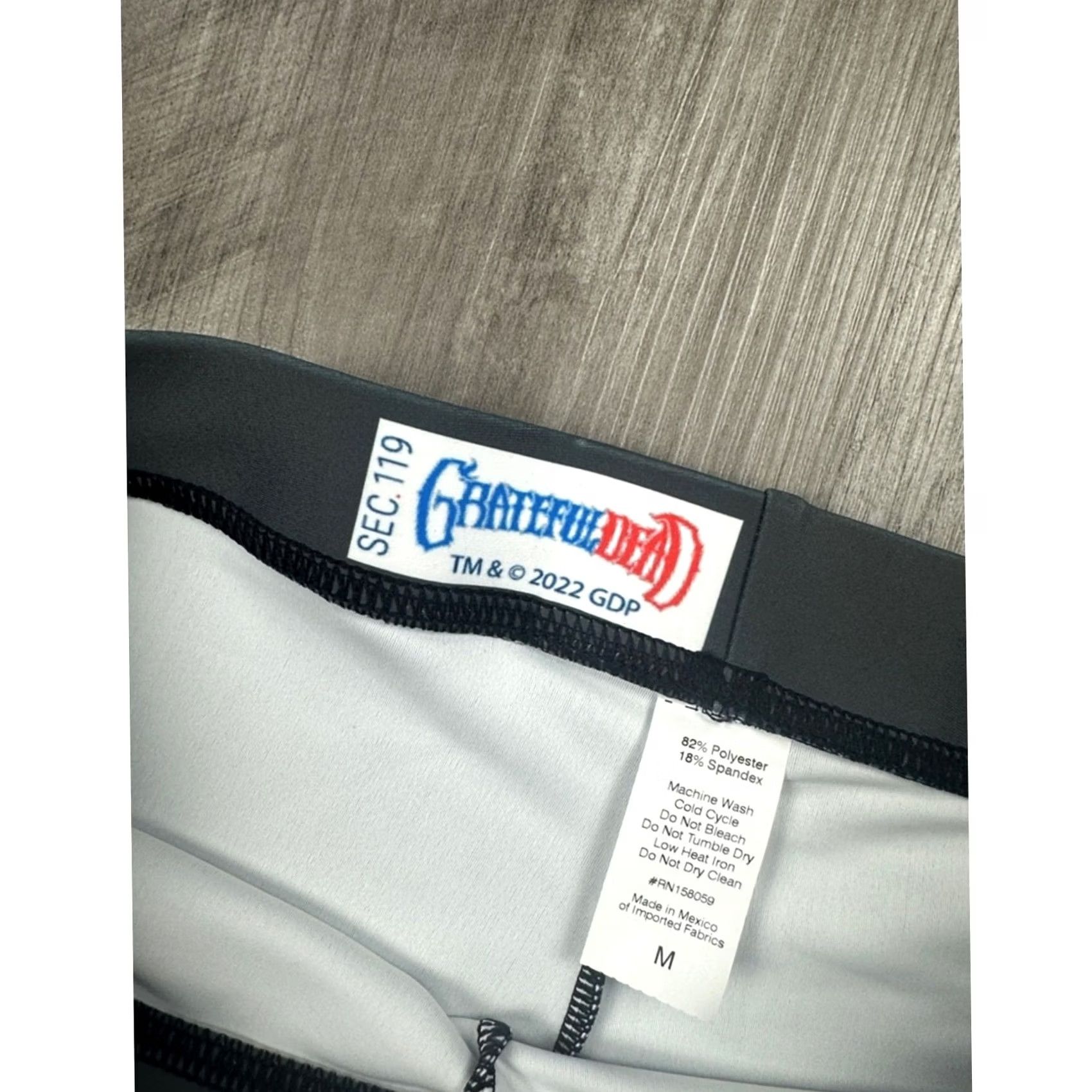 Vintage Section 119 Grateful Dead Charcoal Dancing Bears Capri Leggings Women Medium NSOT NWOT - M Size 32" / US 10 / IT 46 - 4 Thumbnail