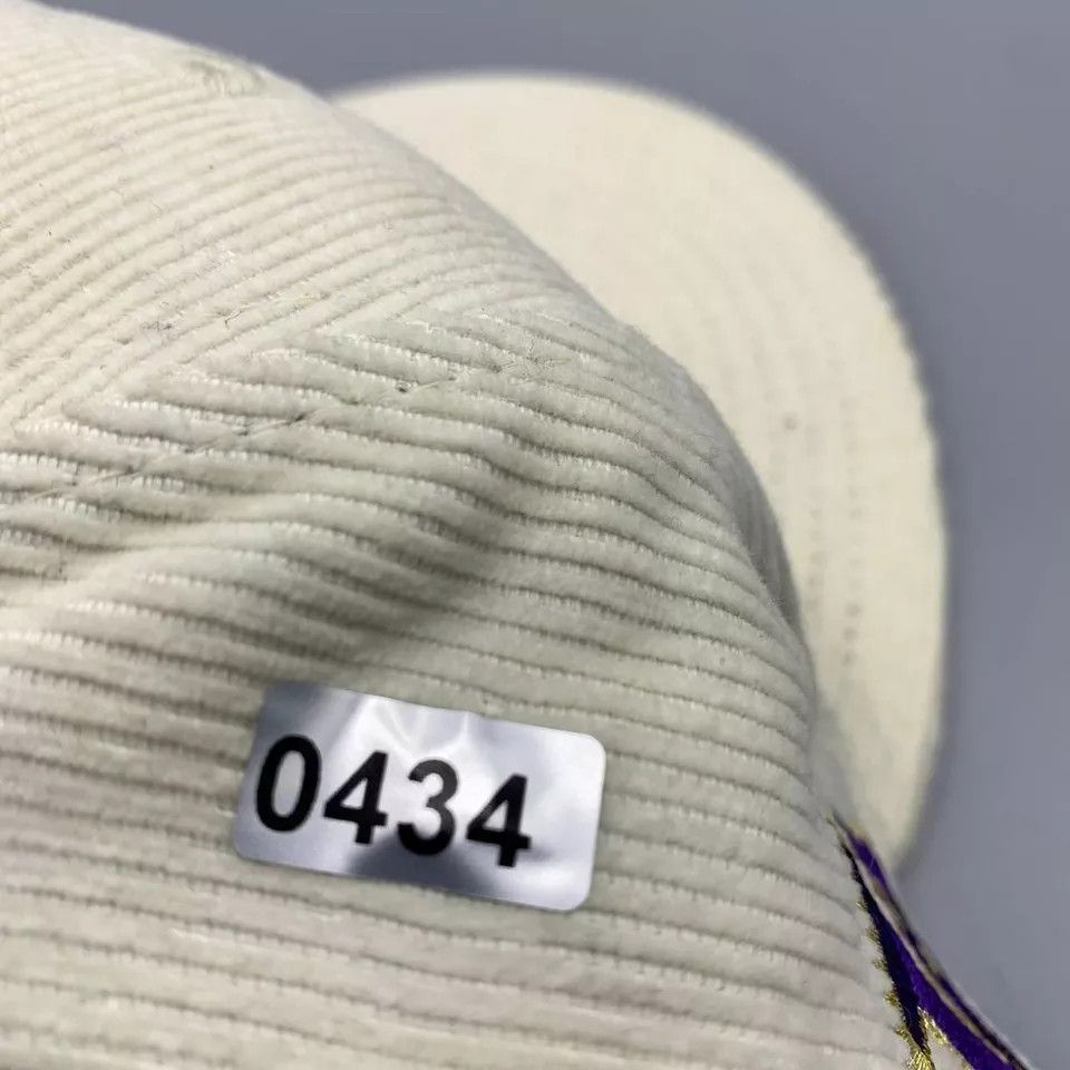 New Era Los Angeles LA Lakers Hat Men 7 1/2 Corduroy Fitted Cap Size ONE SIZE - 8 Thumbnail