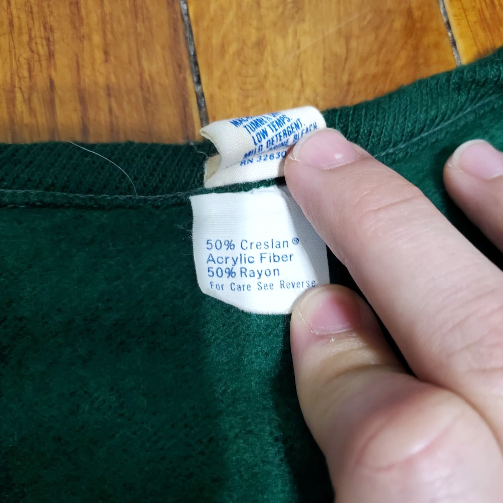 Vintage VINTAGE Artex University Sweater V-Neck Green size M Regular Knit Pullover Logo Graphic Print Men’s Size US M / EU 48-50 / 2 - 7 Thumbnail