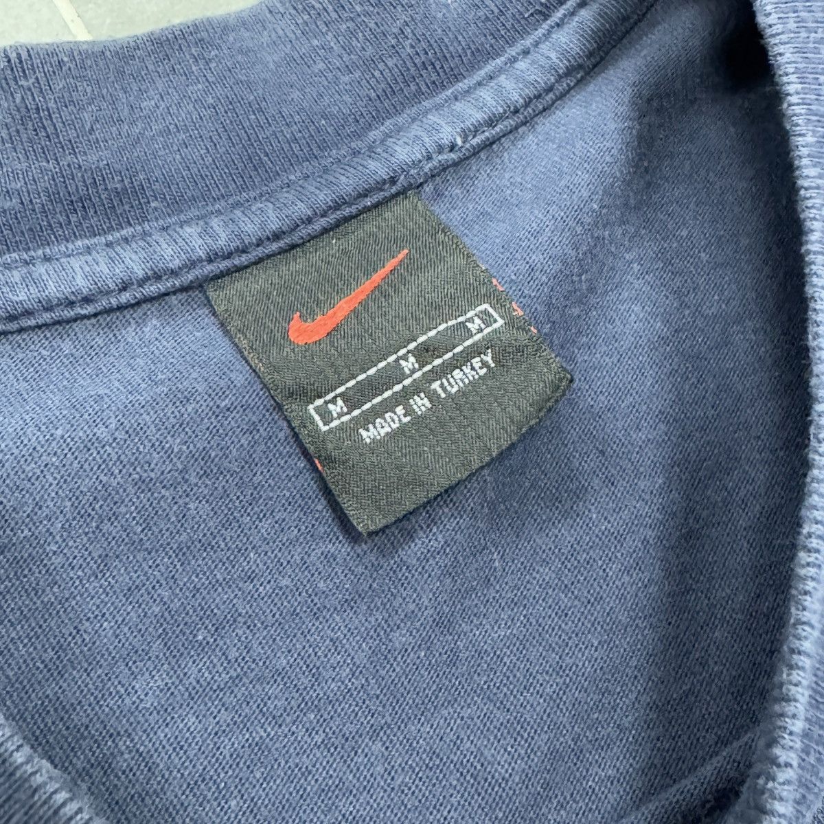 Nike × Vintage Vintage Nike Embroidered Center Logo T-Shirt Size M Size US M / EU 48-50 / 2 - 11 Thumbnail