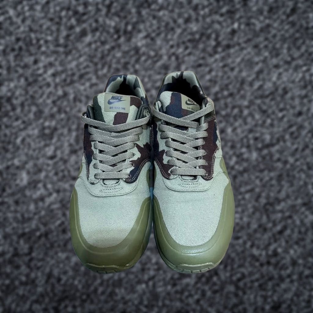 Nike Item Specifications: Brand: Nike Size US 10 / EU 43 - 1 Thumbnail