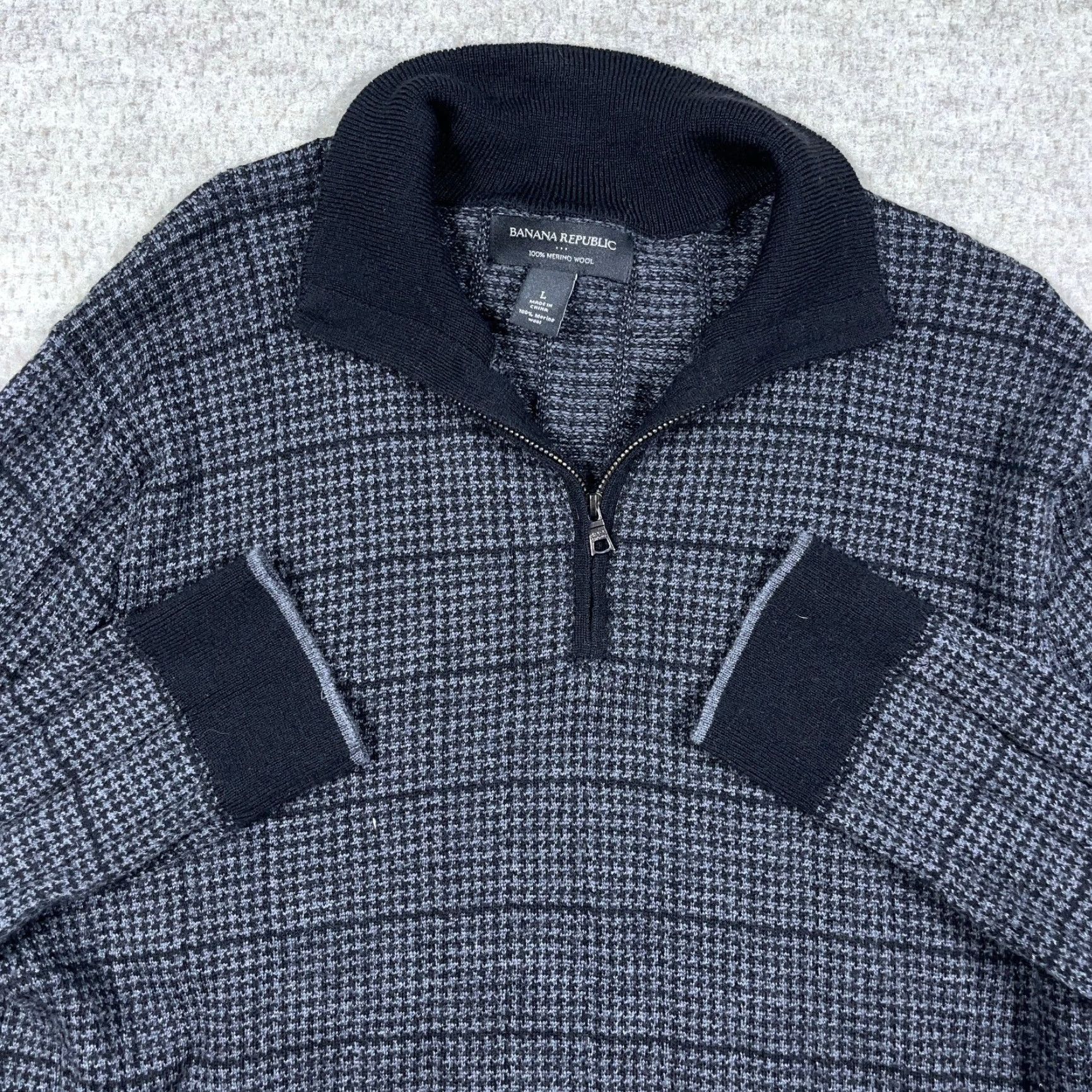 Banana Republic Banana Republic Sweater Men L Black Merino Wool Pullover Houndstooth 1/4 Zip Mock Neck Casual Workwear Knit Pattern: Solid, Preppy, Modern Mens Size US L / EU 52-54 / 3 - 3 Thumbnail