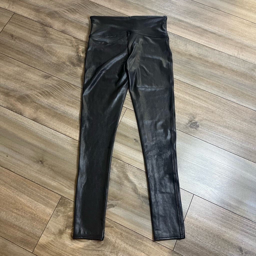 Spanx Spanx Faux Leather Black Leggings Women Medium Bin L-56 Size 28" / US 6 / IT 42 - 4 Thumbnail