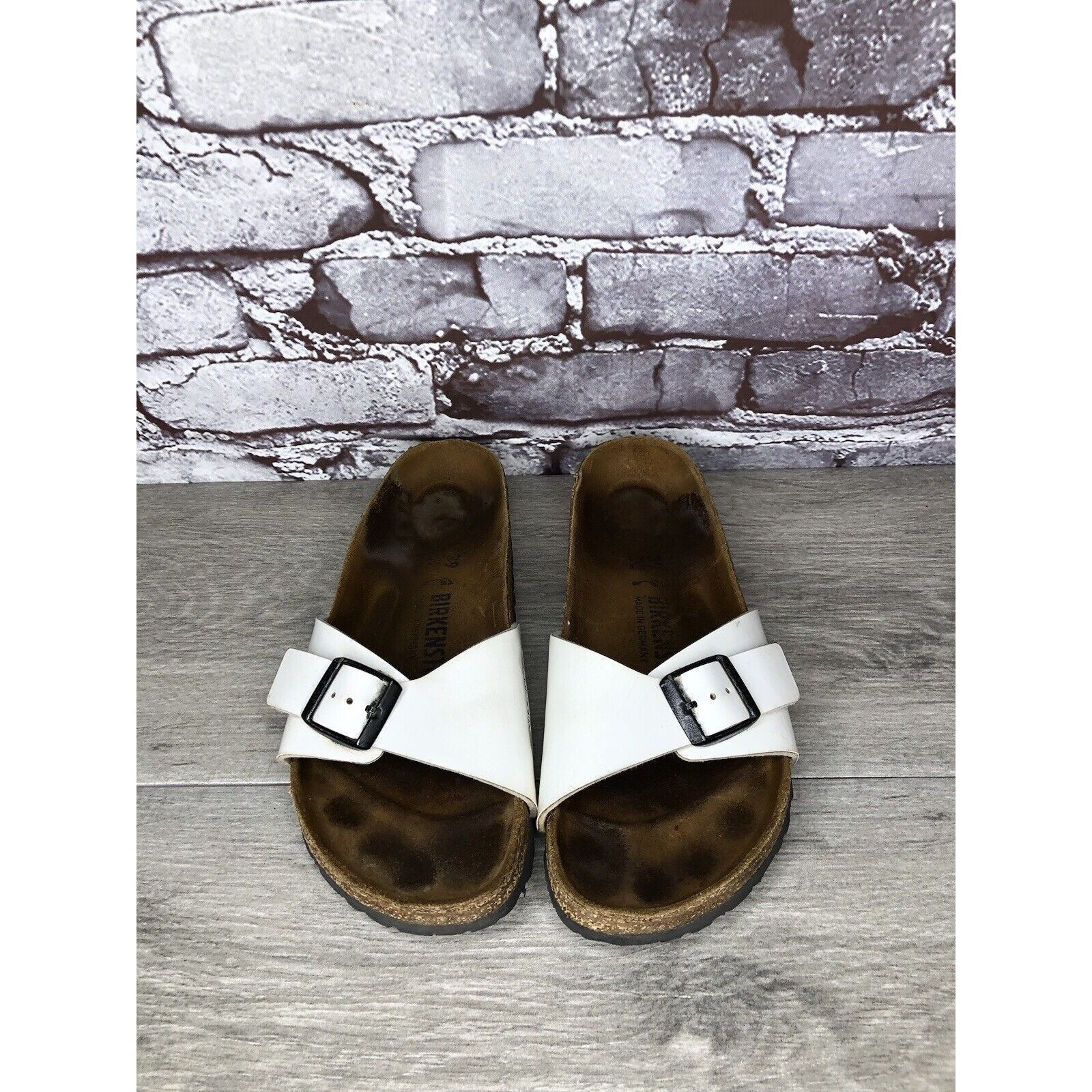 Birkenstock Birkenstock Madrid White Patent Leather Slides Sandals Women Size US 8.5 / IT 38.5 - 10 Thumbnail