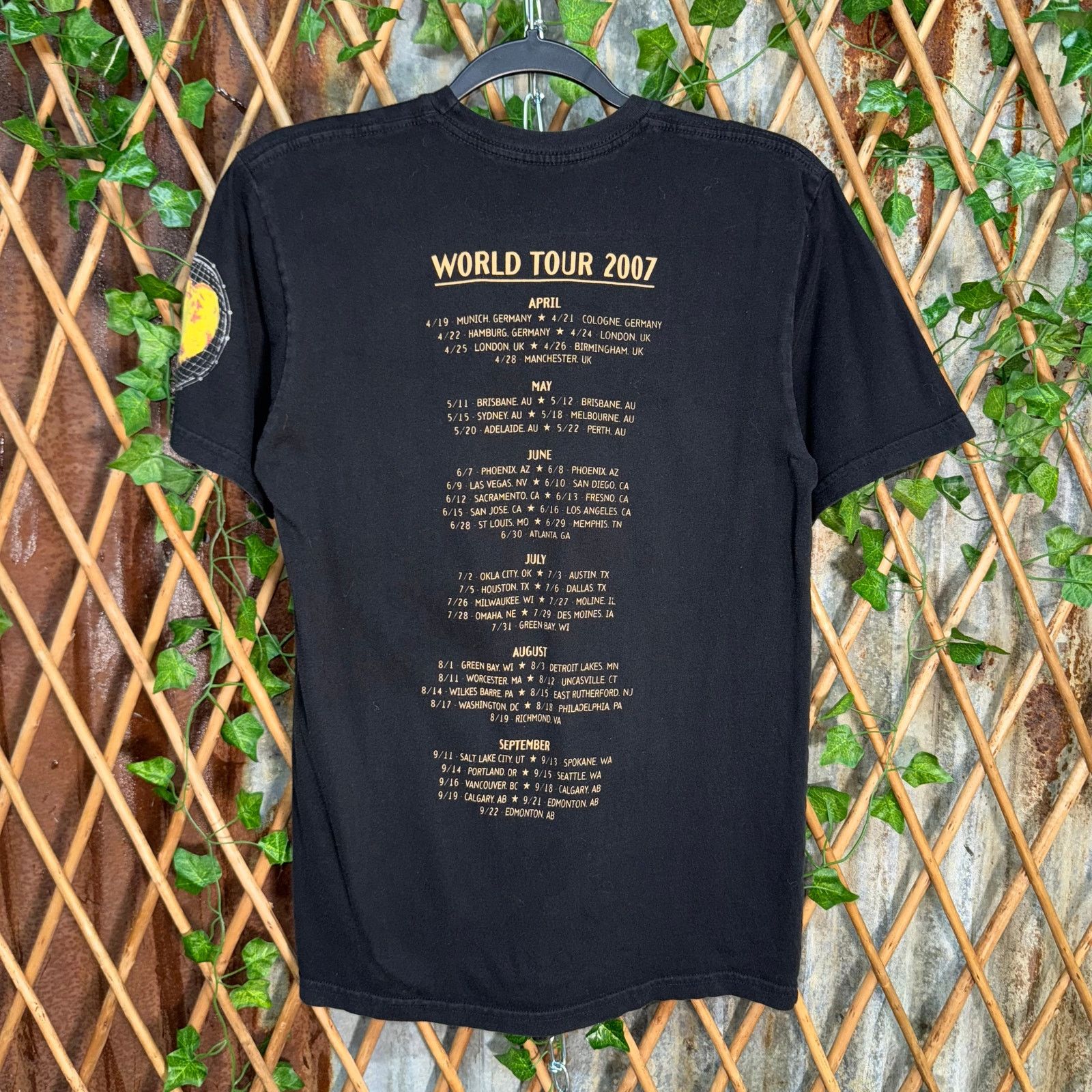 Vintage Vintage Y2K Keith Urban singer 00s world tour concert tshirt Size US S / EU 44-46 / 1 - 2 Thumbnail