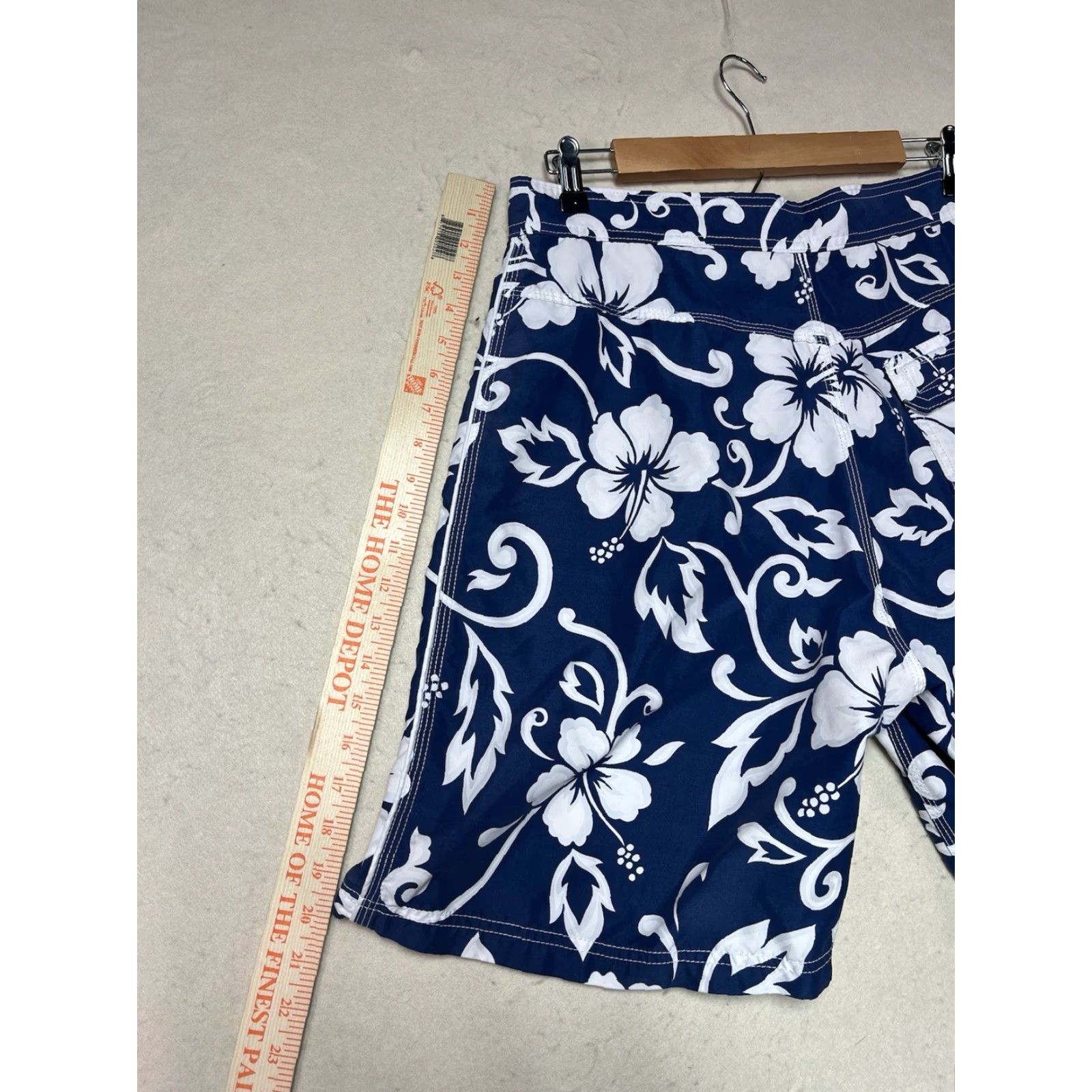 Gotcha Gotcha Board Shorts Men 32 Navy White 100% Polyester Tropical Floral Drawstring Pockets Beach Surfing Size US 32 / EU 48 - 6 Thumbnail