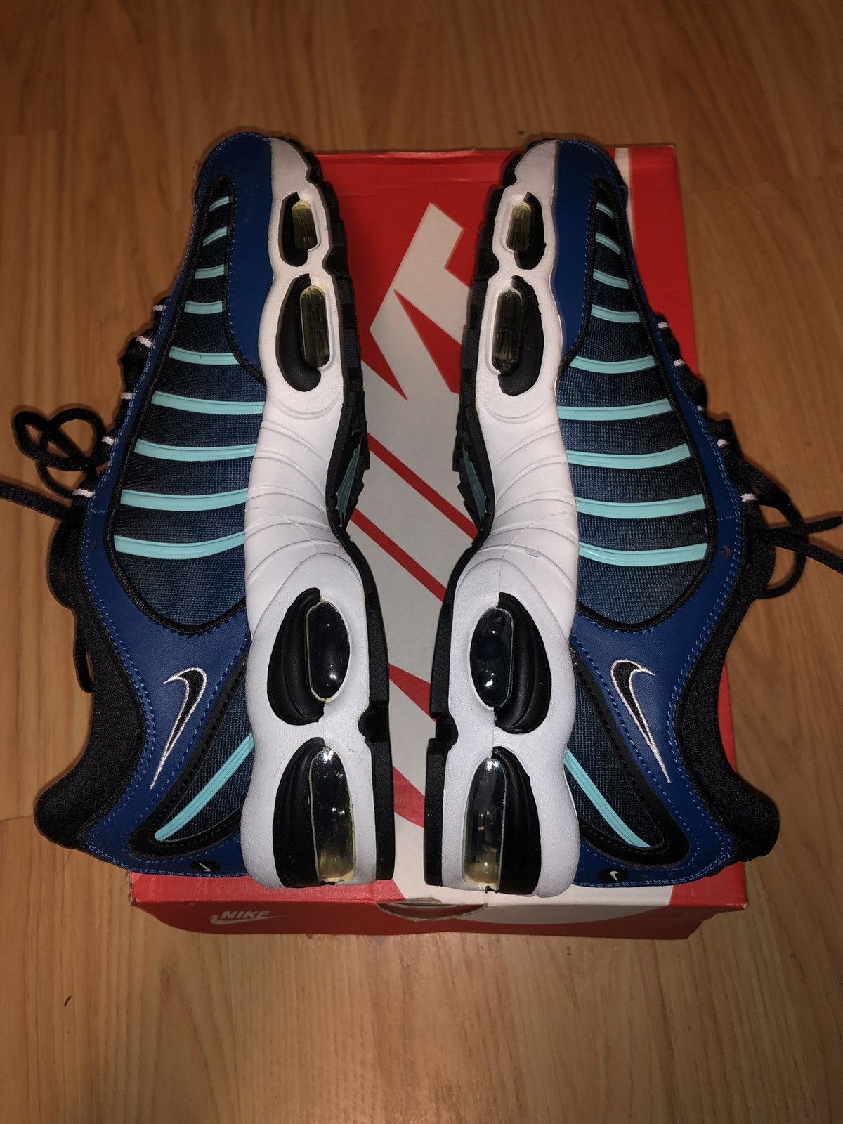 Nike Nike Air Max Tailwind IV - Size 9.5 Size US 9.5 / EU 42-43 - 6 Thumbnail