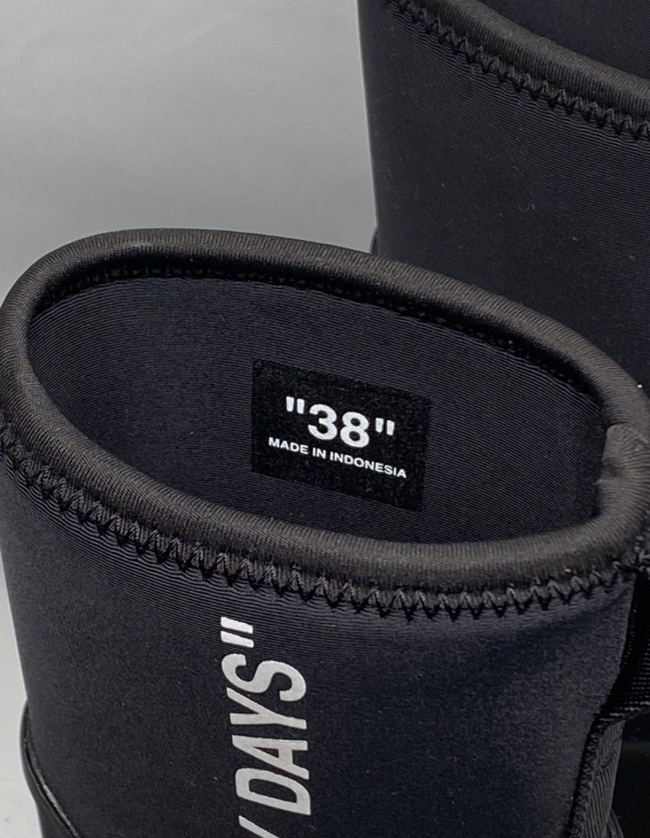 Off-White Off-White Sponge Rubber Rain Boots size 38 Size US 8 / IT 38 - 7 Thumbnail