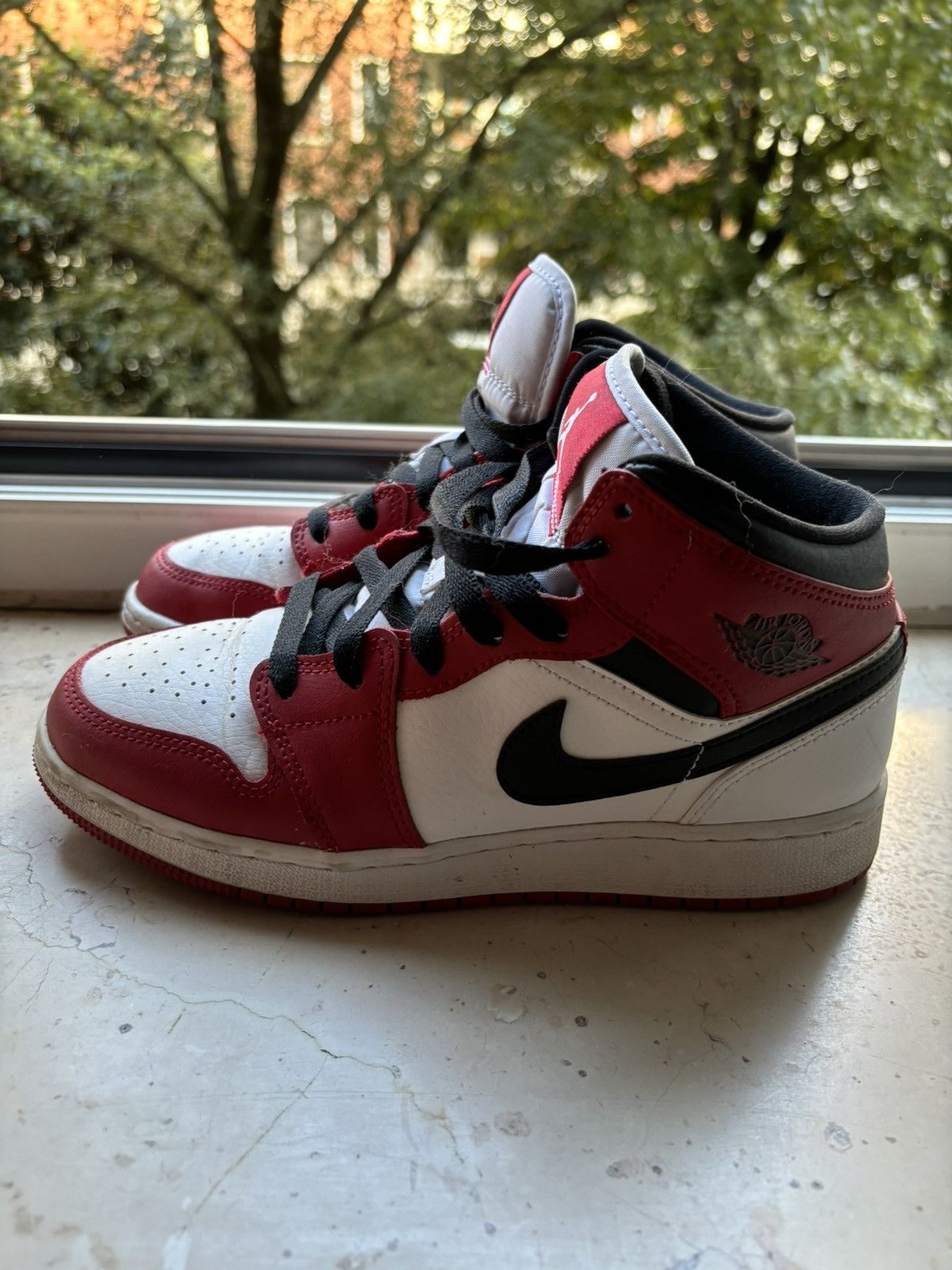 Nike Air Jordan 1 Mid Chicago Size US 7.5 / IT 37.5 - 2 Thumbnail