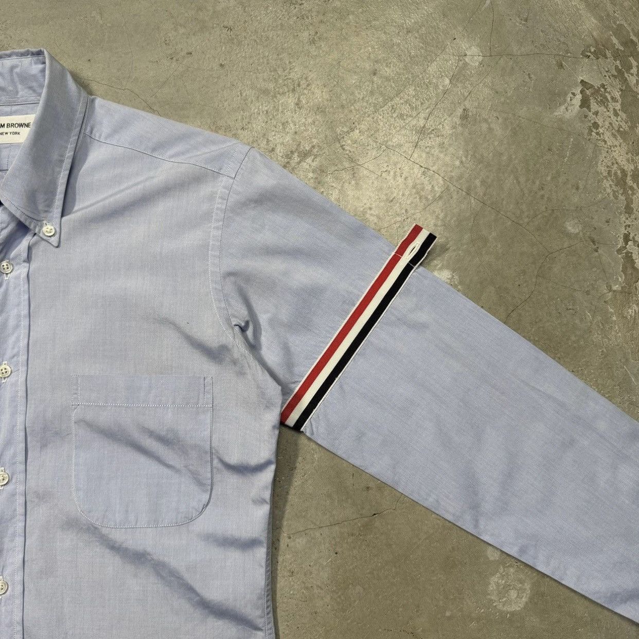 Thom Browne THOM BROWNE Men's Stripe Armband Patch Button-Up Shirt SZ 1 Size US S / EU 44-46 / 1 - 6 Thumbnail