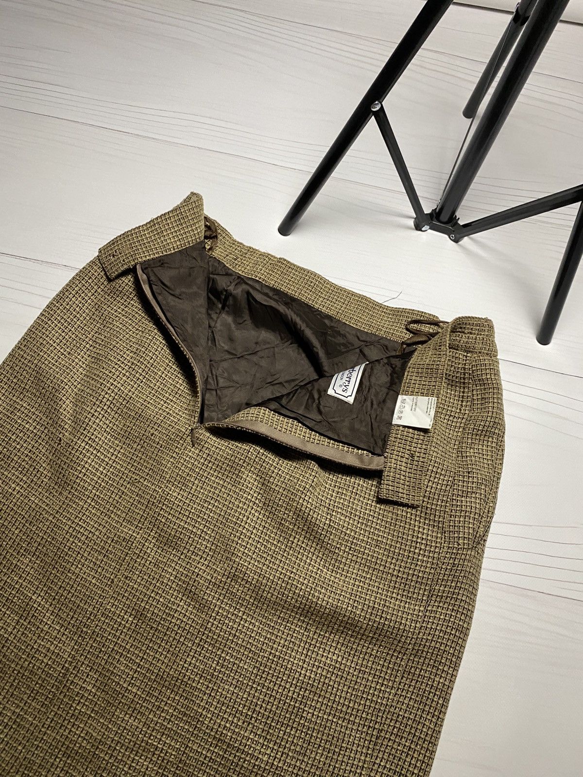 Burberry × Vintage Vintage Burberry’s of London viscose y2k mid skirt Size 28" / US 6 / IT 42 - 14 Thumbnail