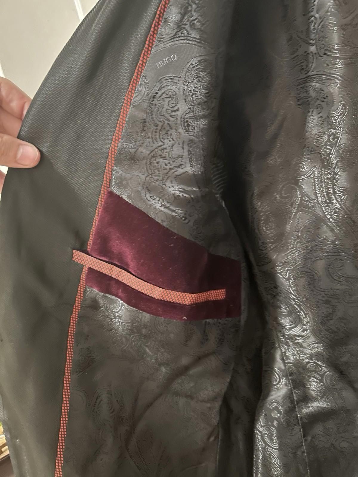 Hugo Boss HUGO by Hugo Boss Men’s Velvet Blazer 36R Burgundy Jacket Size 36R - 4 Thumbnail