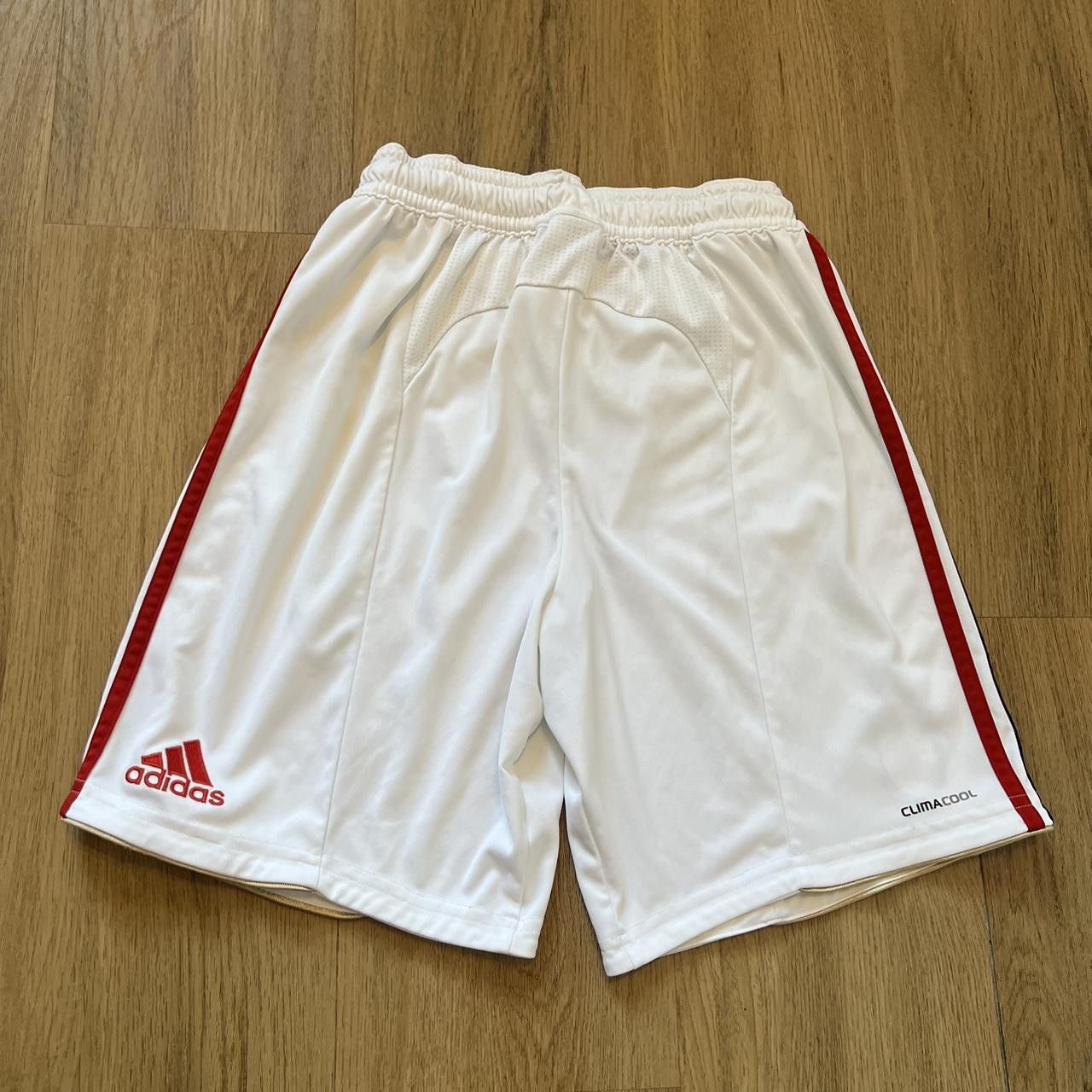 Adidas 2010-11 Ac Milan Adidas Home Football Shorts Serie A Italy Size US S / EU 44-46 / 1 - 2 Thumbnail