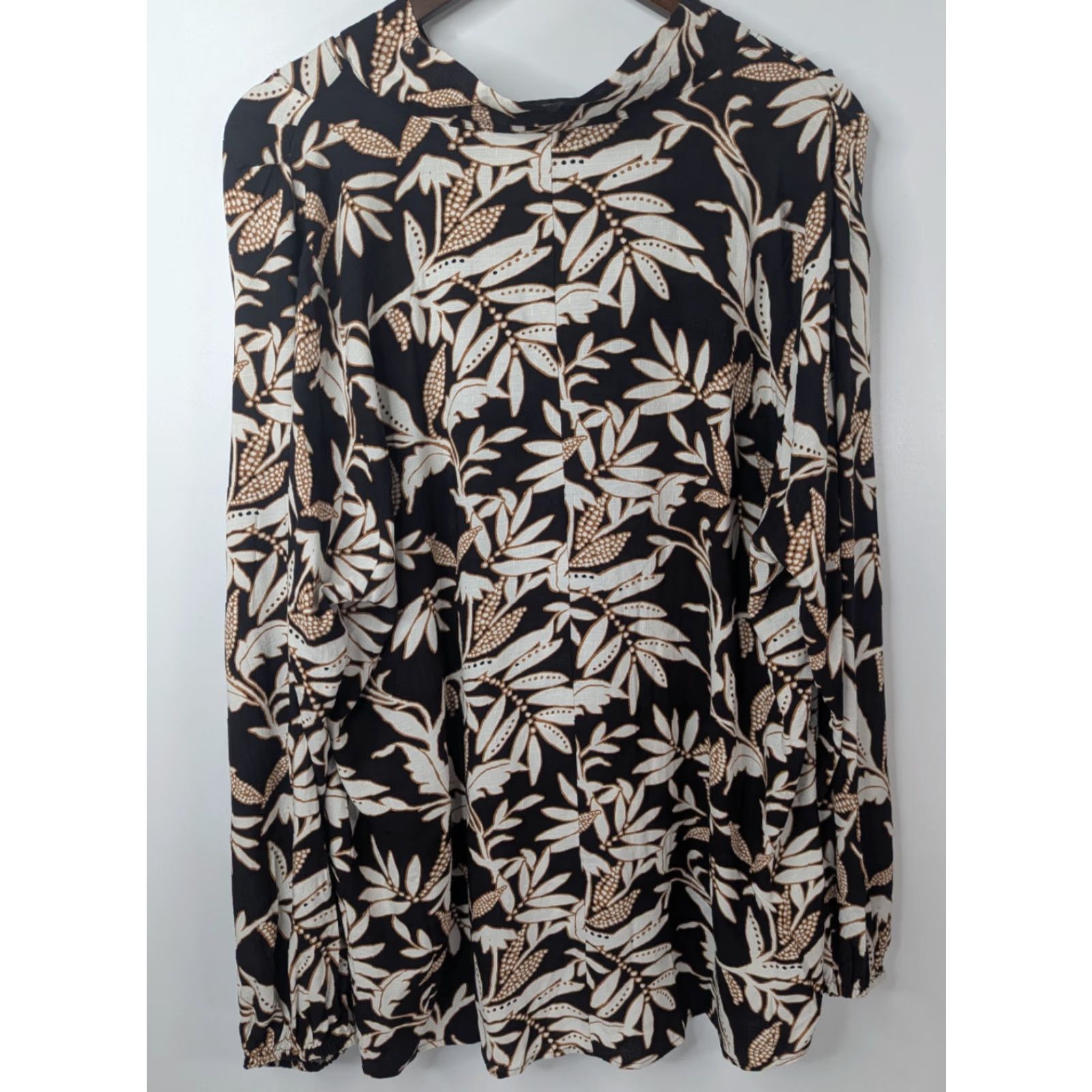 Vintage Lane Bryant Blouse Botanical Cream & Tan Leaves V-neck Tie-Neck Popover Size 16 Size XXL / US 16-18 / IT 52-54 - 4 Thumbnail
