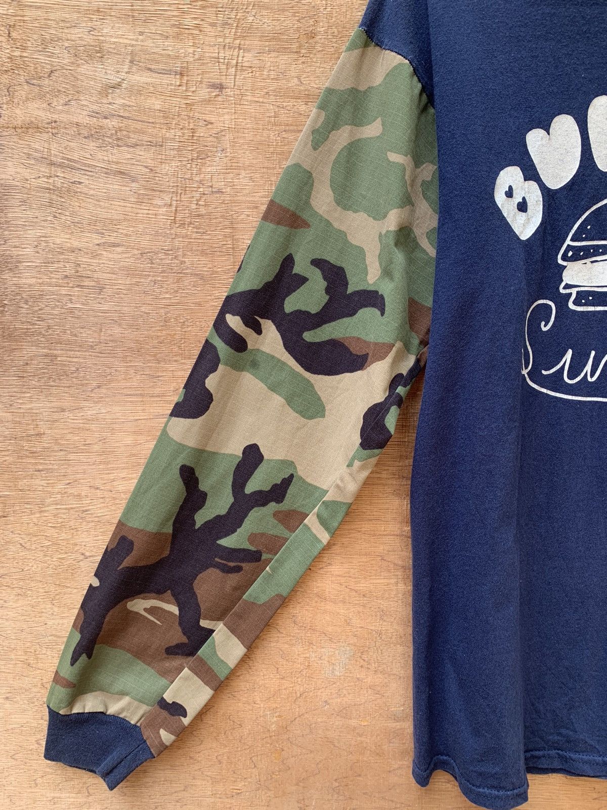 Japanese Brand Fung Burger Hand Printing Made In JAPAN Camo Sleeve Shirt Size US M / EU 48-50 / 2 - 11 Thumbnail