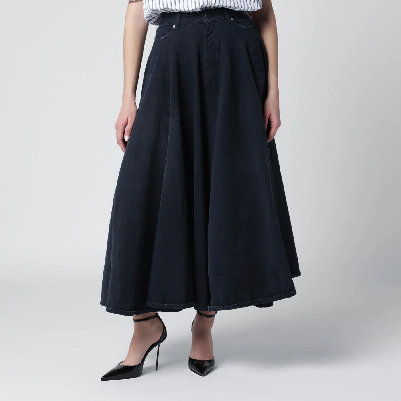 Balenciaga o1d2blof0426 Denim Skirt in Navy Blue Size 28" / US 6 / IT 42 - 1 Thumbnail