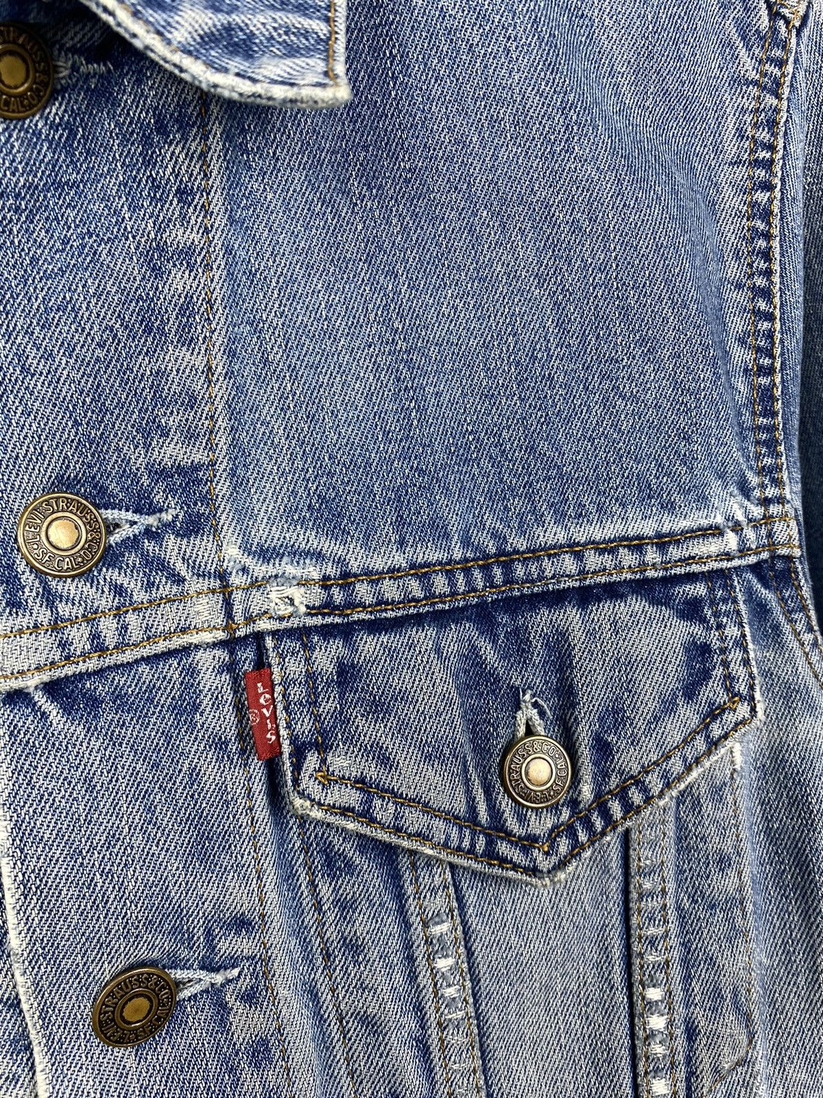 Jean × Levi's × Levi's Vintage Clothing Vintage 90's Distressed Levi's Trucker Denim Jacket Small Size US S / EU 44-46 / 1 - 7 Thumbnail