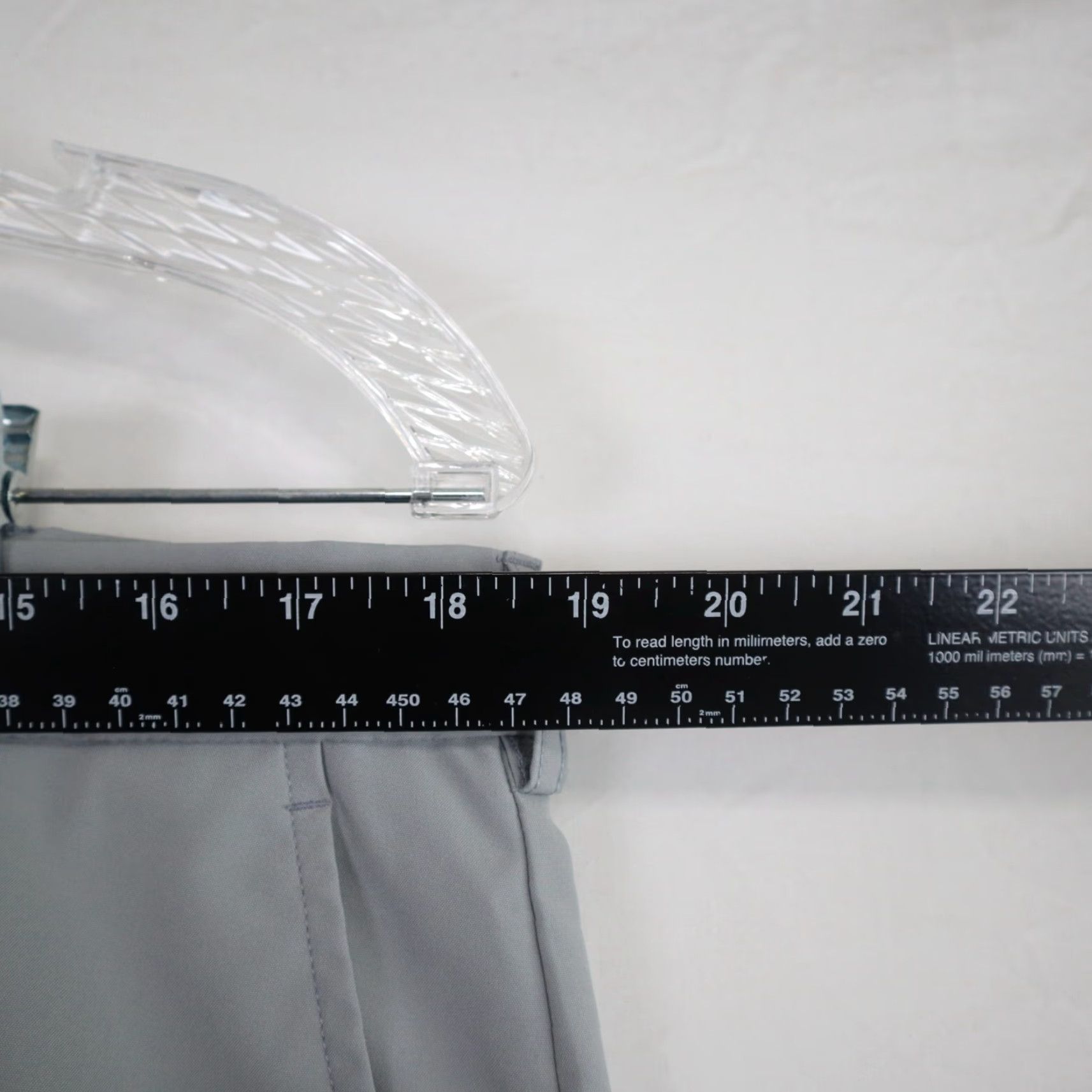 Roundtree & Yorke Roundtree & Yorke Shorts Mens 36 Performance Chino Casual Flat Front Gray Short Nike? Size US 36 / EU 52 - 4 Thumbnail