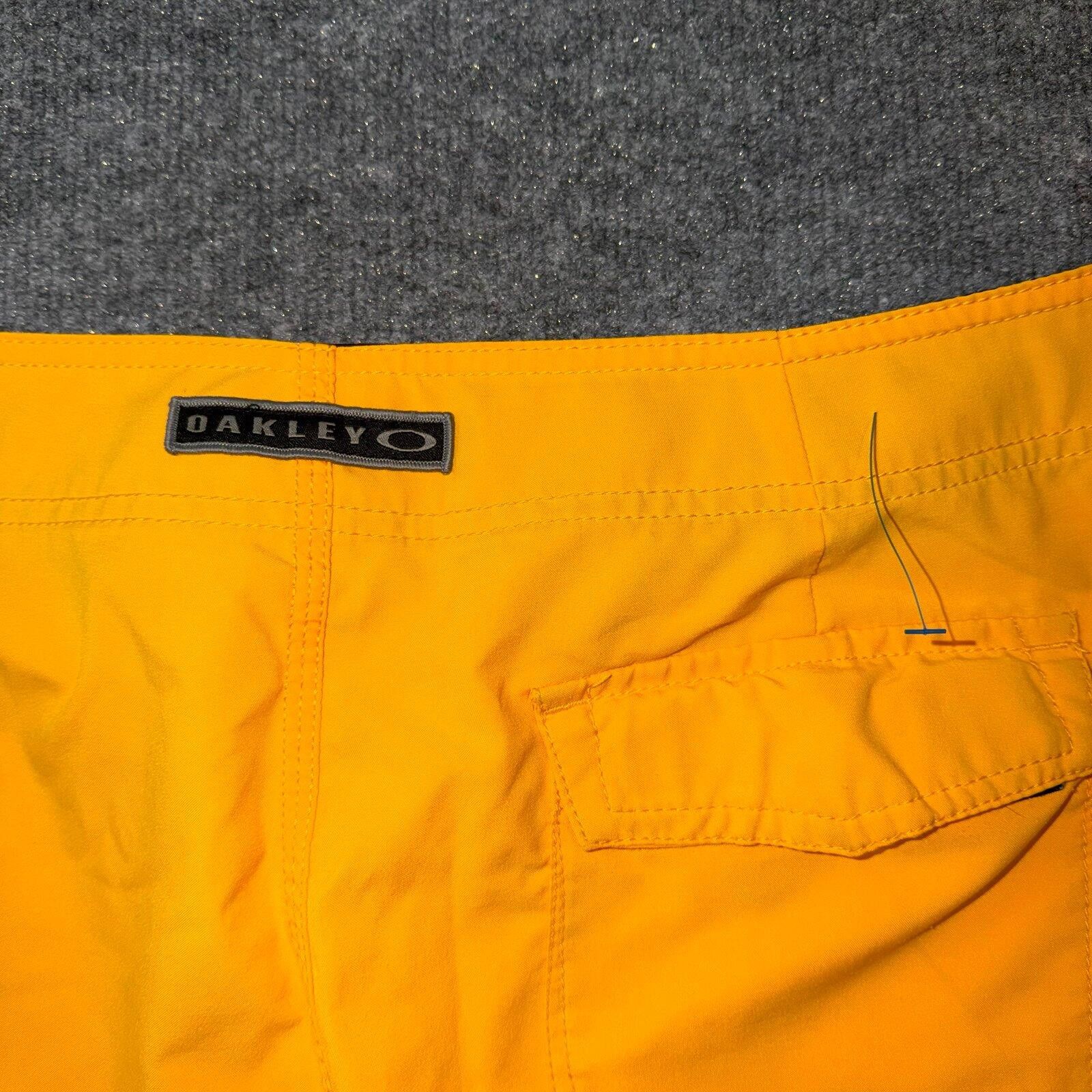 Oakley Oakley Yellow Spellout Logo Surf Trunks Mens XL (36) Size US 36 / EU 52 - 5 Thumbnail
