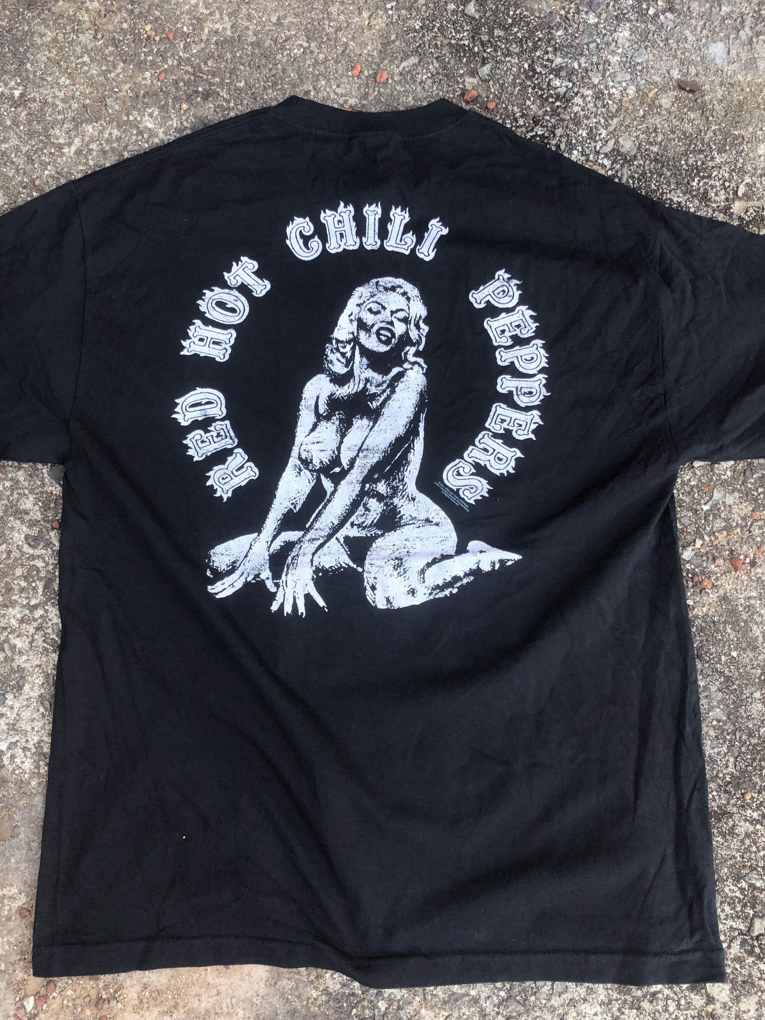 Band Tees 🔥Vtg Early 2000 RHCP RED HOT CHILI PEPPERS Band T-Shirt Size US XL / EU 56 / 4 - 4 Thumbnail