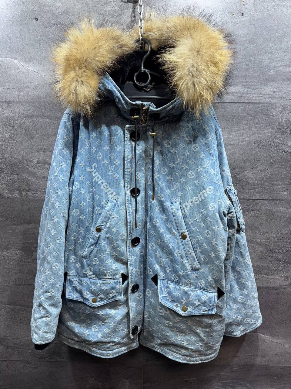 Louis Vuitton Louis Vuitton x Supreme Jacquard Denim N-3B Parka Size US L / EU 52-54 / 3 - 1 Thumbnail