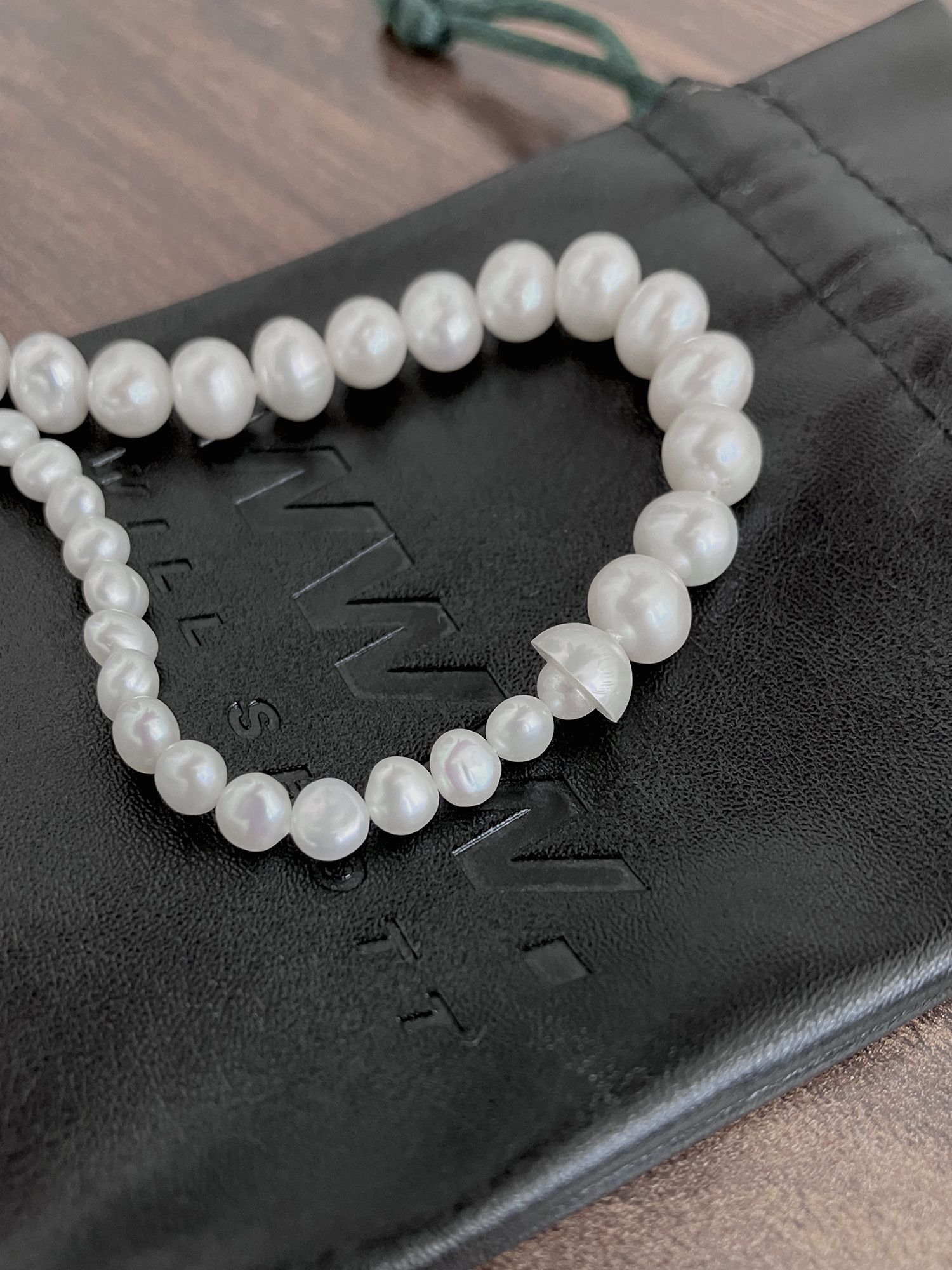 WWW.Willshot Will Shott WWW.Willshott Split Pearl Bracelet Size ONE SIZE - 3 Thumbnail