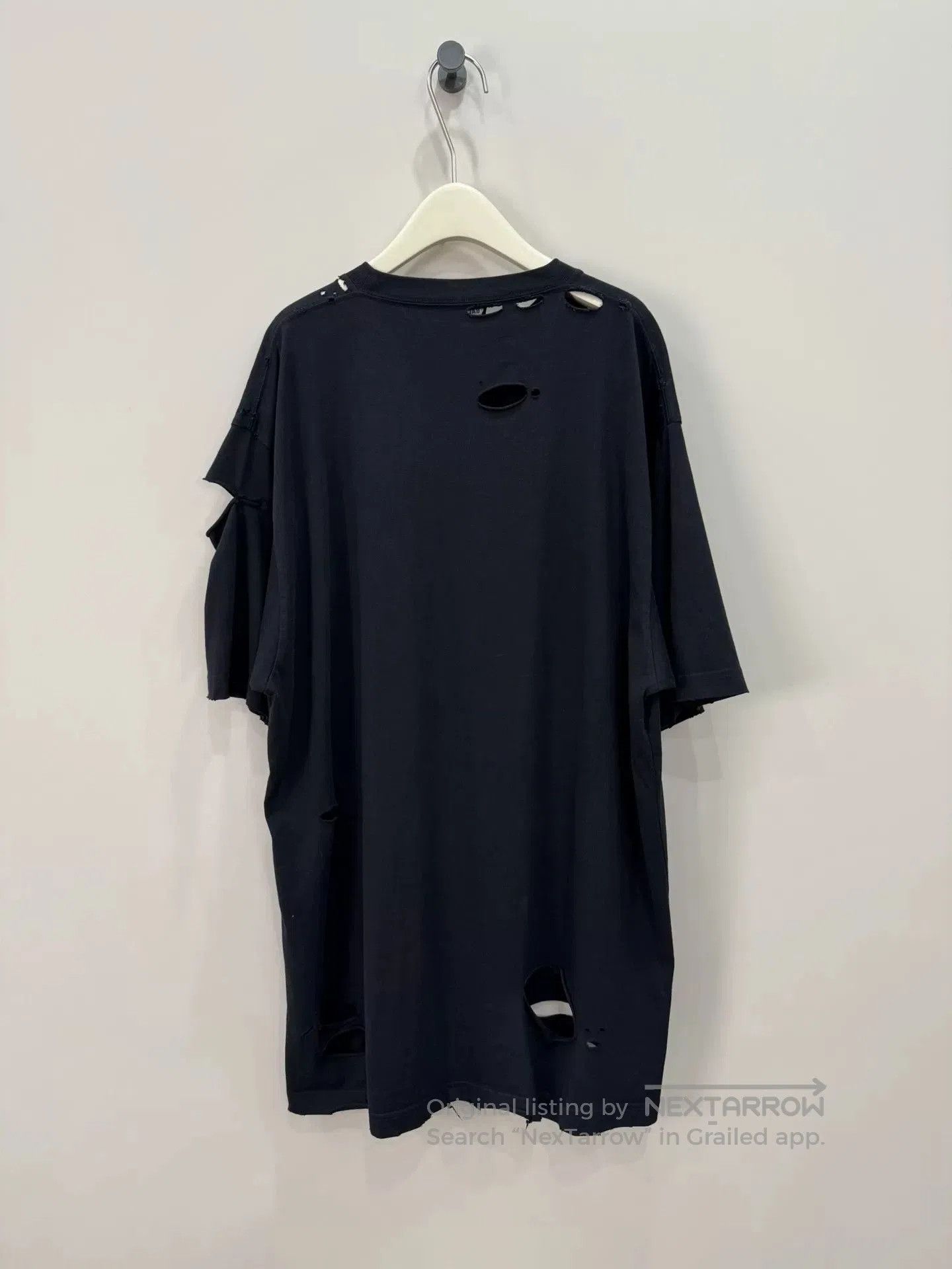 Balenciaga Balenciaga Distressed Print Short Sleeve T-shirt. Size US S / EU 44-46 / 1 - 2 Thumbnail