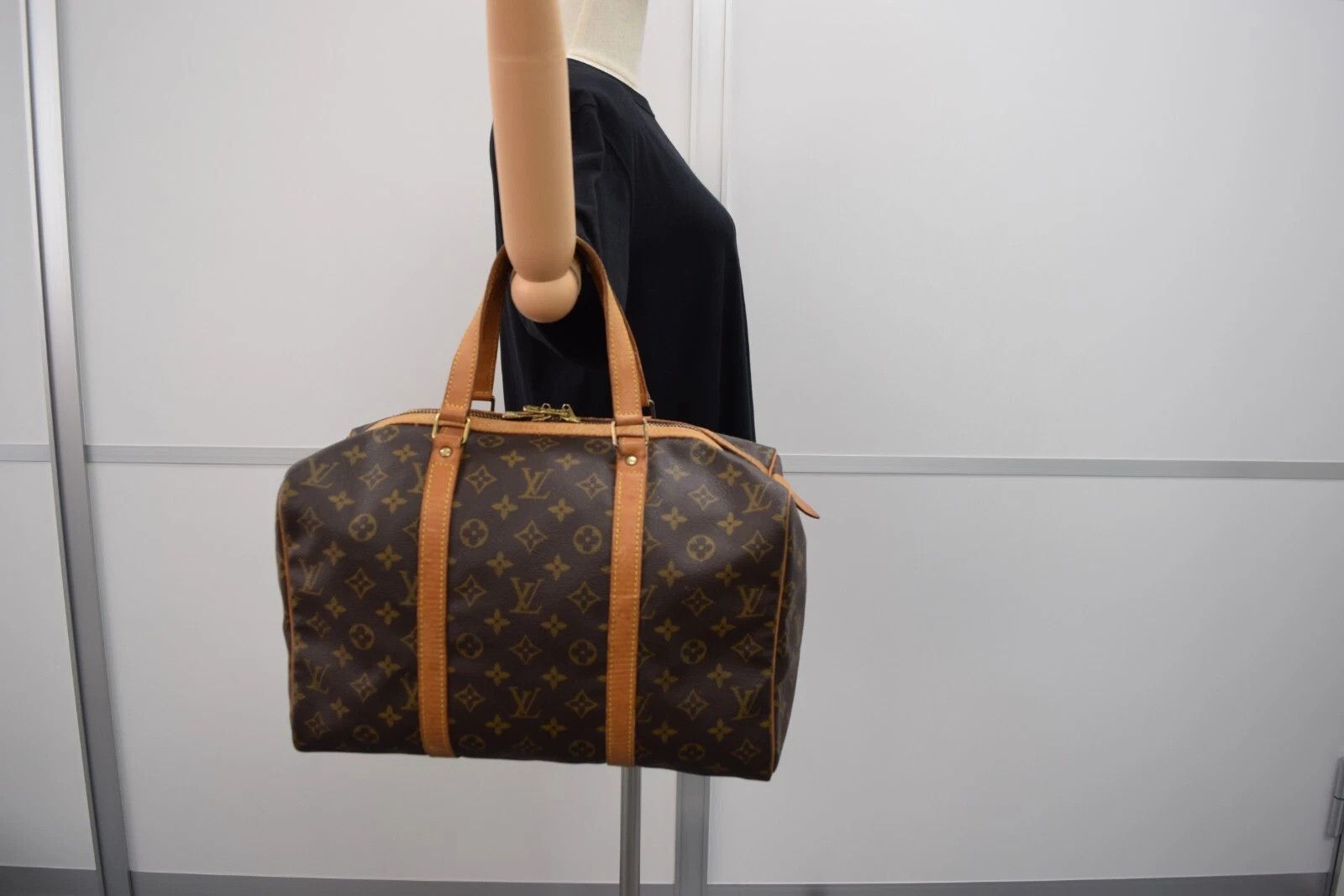 Louis Vuitton Louis Vuitton Sac Souple 35 Hand Bag Monogram Canvas M41626 Size ONE SIZE - 2 Thumbnail