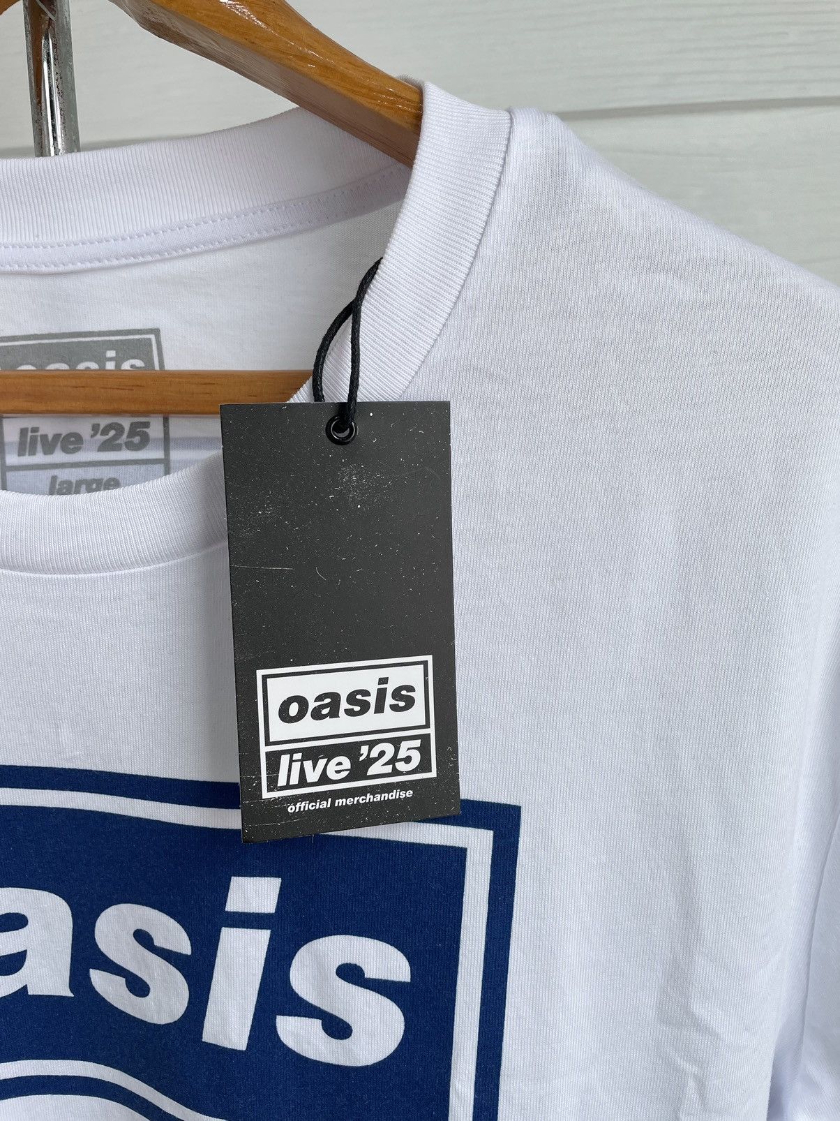 Band Tees OASIS COLOUR PHOTO LIVE 25 WORLD TOUR T-SHIRT WHITE (2025) Size US L / EU 52-54 / 3 - 6 Thumbnail