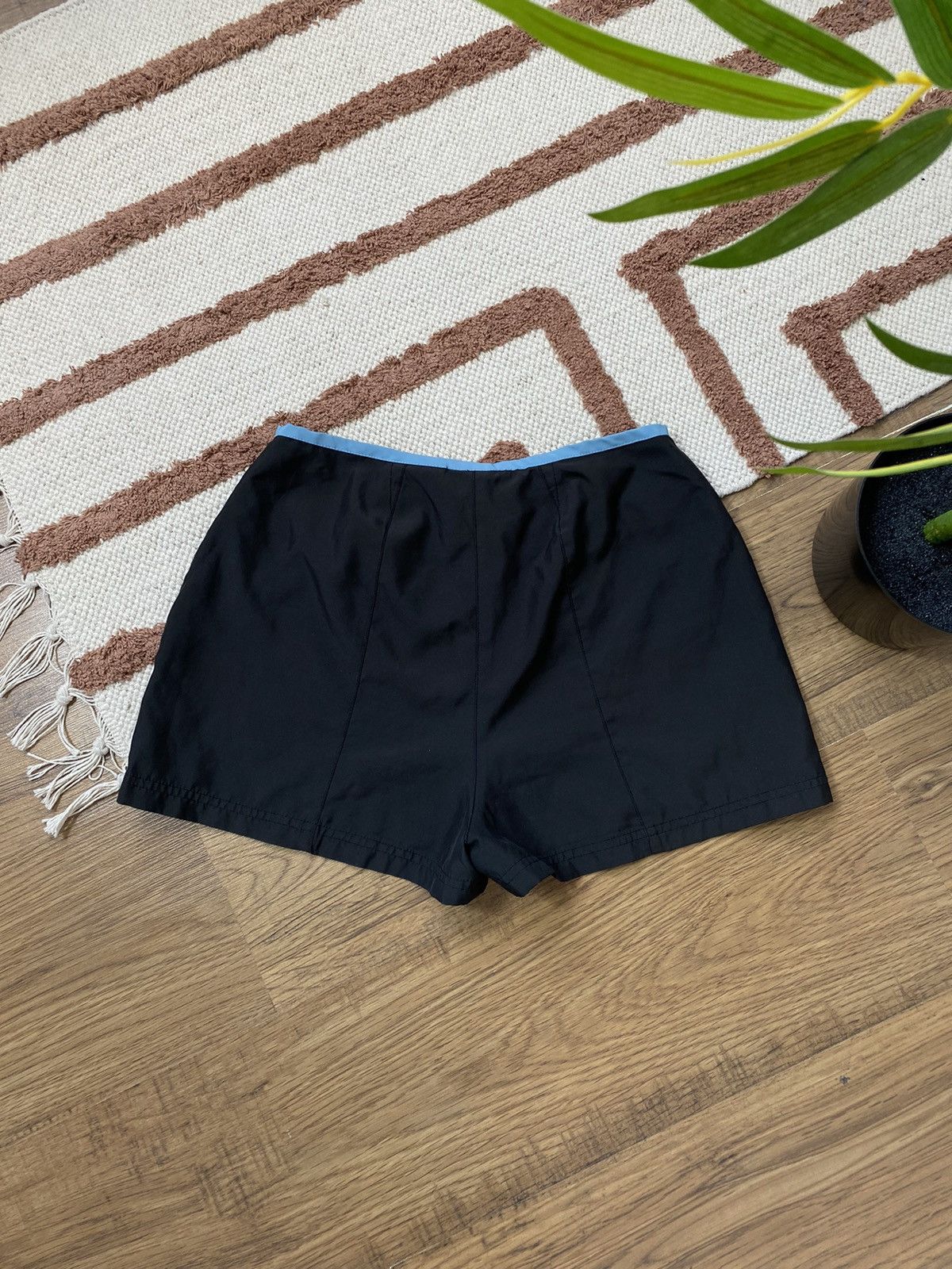Nike 🫧VINTAGE NIKE WMNS SPORT SHORTS🫧 Size 27" / US 4 / IT 40 - 5 Thumbnail