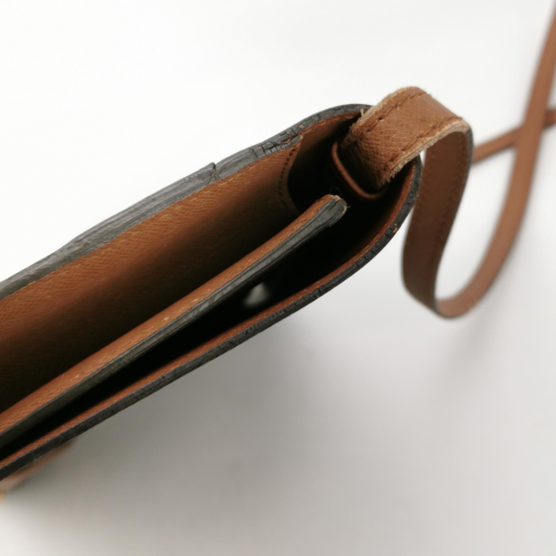 Louis Vuitton Louis Vuitton (LV) Bordeaux leather Monogram print vintage Size ONE SIZE - 8 Thumbnail