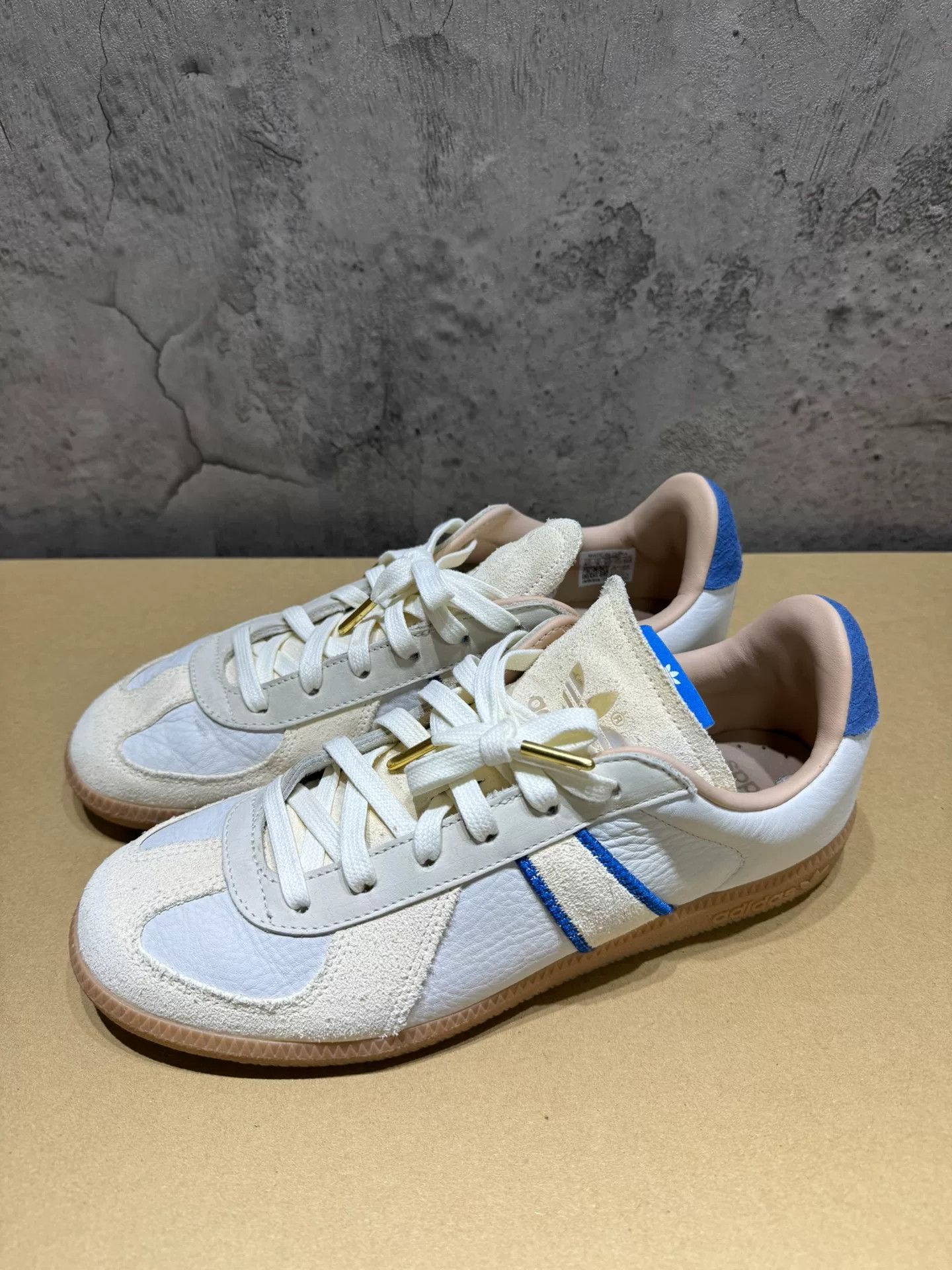 Adidas Adidas Blue Lowtop Sneakers 42 Men Size US 9 / EU 42 - 1 Thumbnail