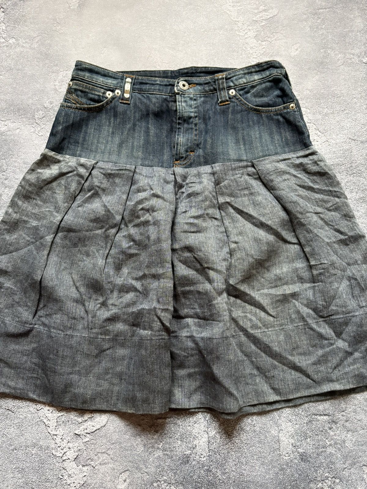 Dolce & Gabbana Vintage Dolce & Gabbana Y2K Denim Pleated Skirt Size 38 Size 26" / US 2 / IT 38 - 5 Thumbnail