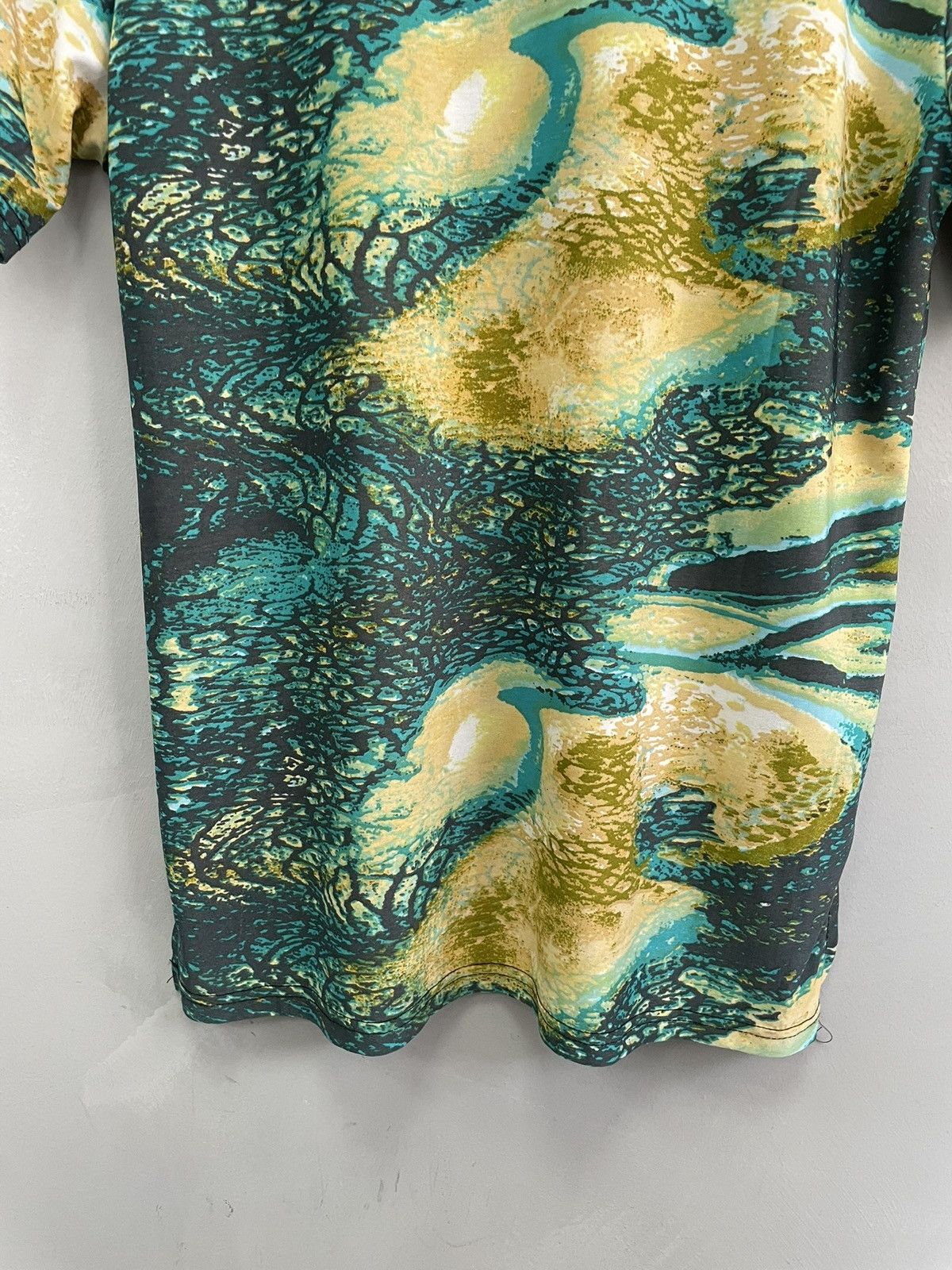 Japanese Brand × Roberto Cavalli × Vintage Vintage Roberto Cavalli style abstract t shirt slim fit Size US M / EU 48-50 / 2 - 9 Thumbnail