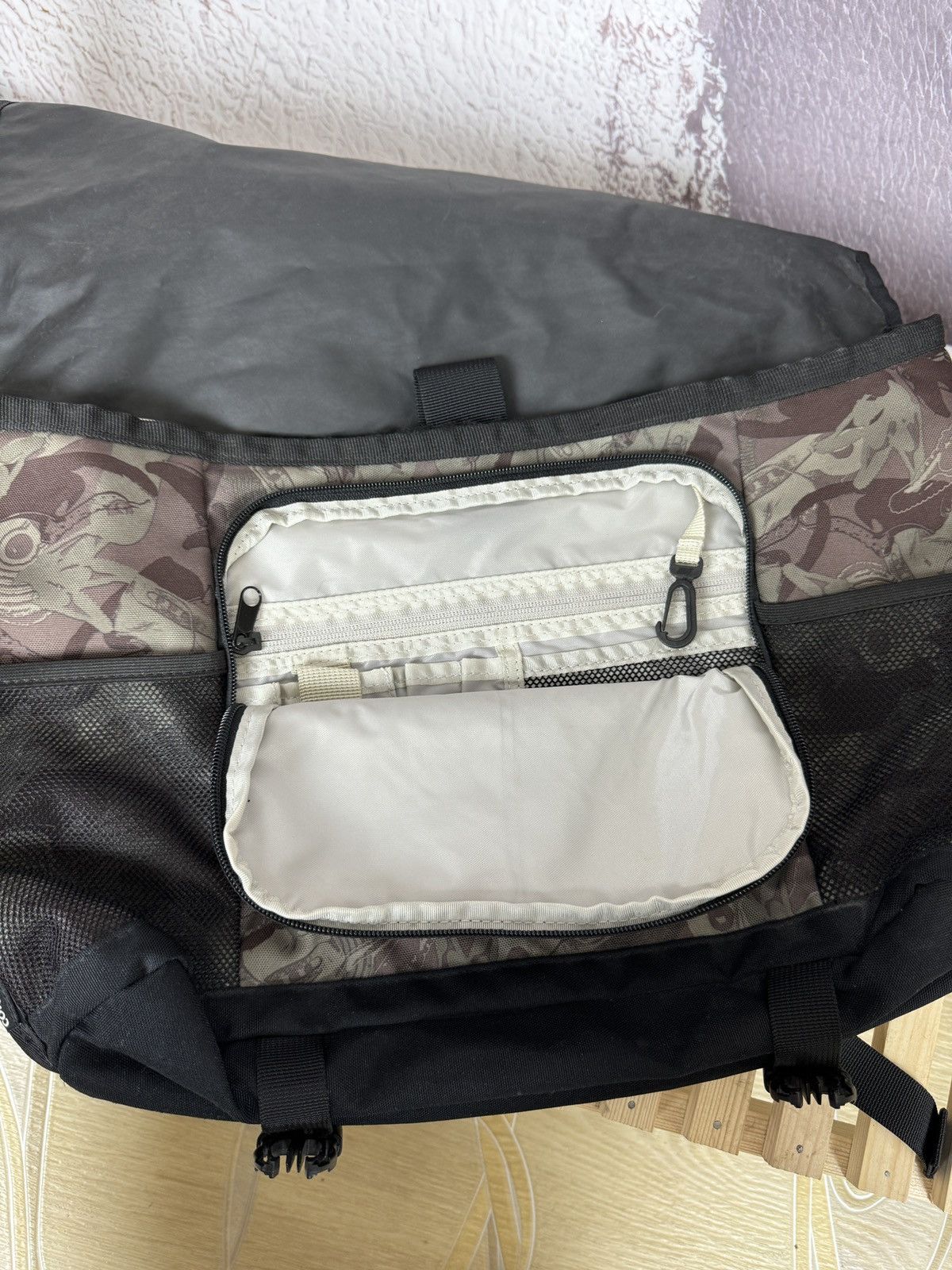 Nike Vintage Nike Messenger Bag Cordura Shoulder Y2K Style Size ONE SIZE - 10 Thumbnail
