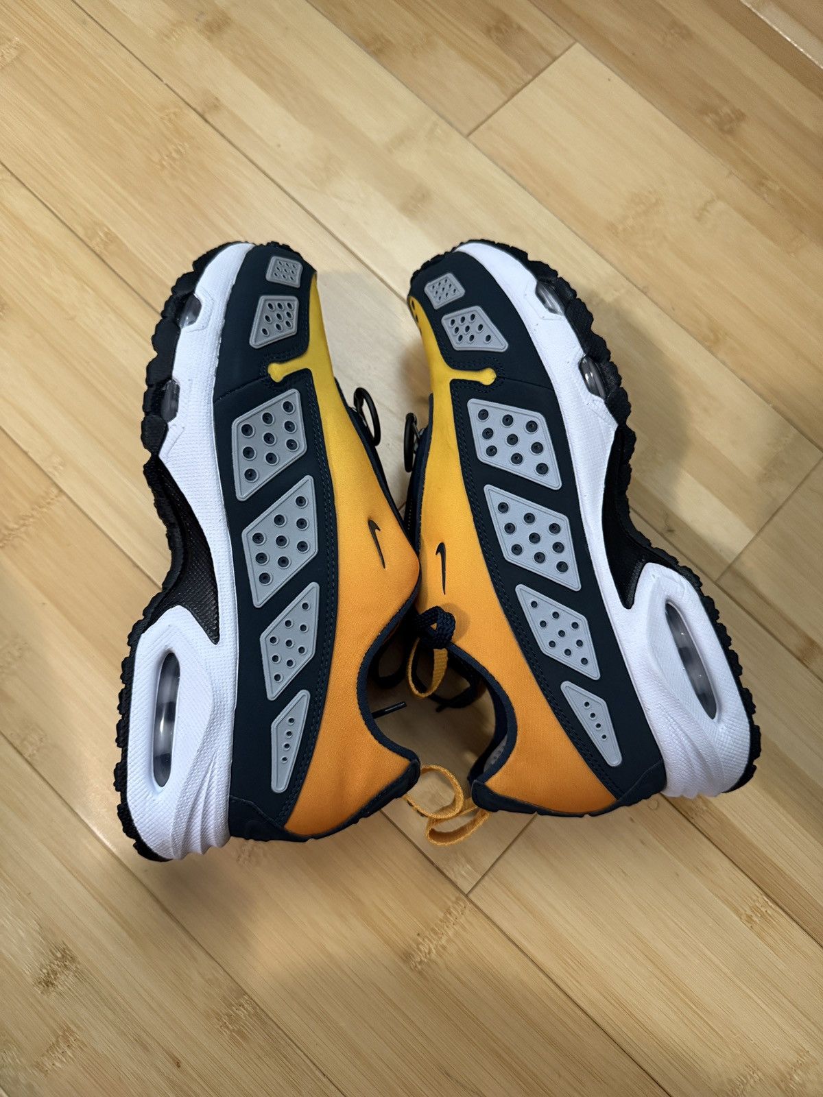 Nike Nike SNDR - Yelllow - Orange Size US 5.5 / EU 38 - 2 Thumbnail
