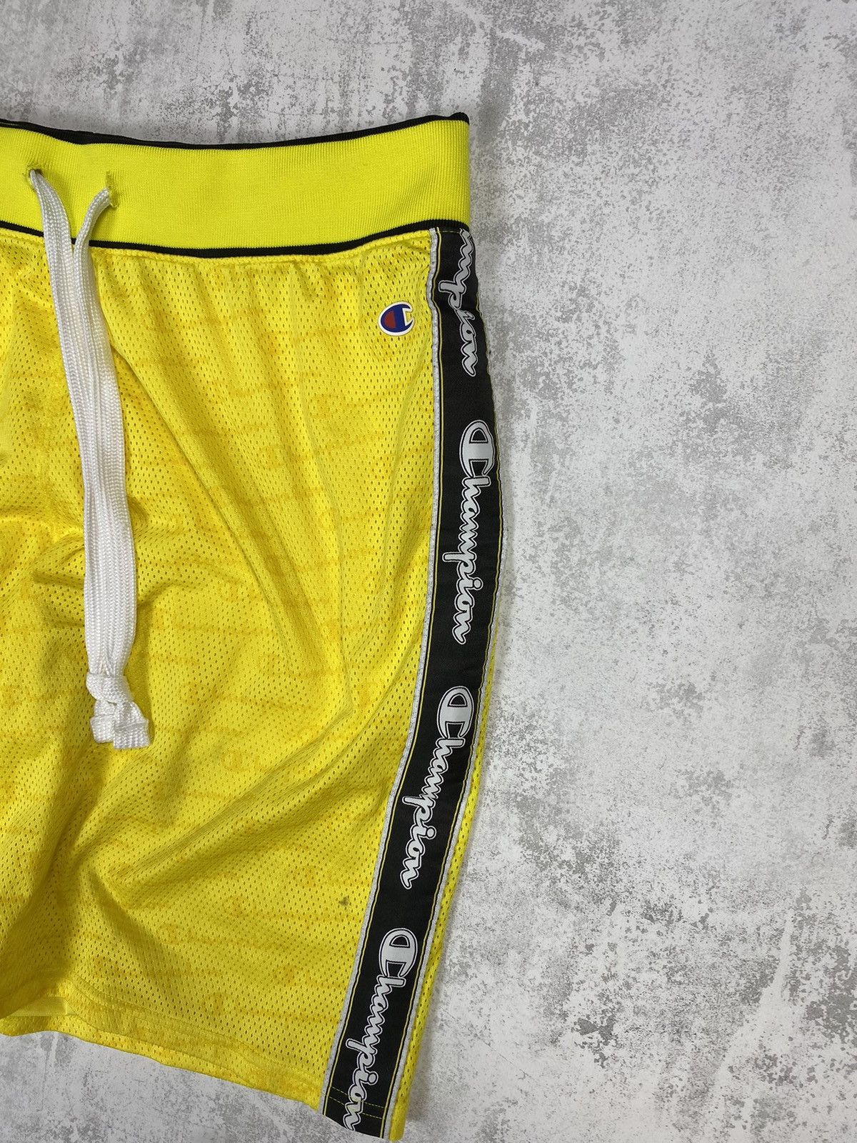 Champion ibrant Yellow Champion Mesh Shorts with Logo Side Taping Size US 34 / EU 50 - 2 Thumbnail