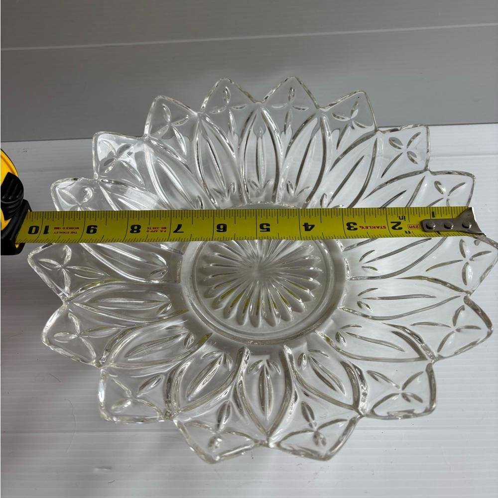 Designer Federal Glass Clear Flower Petal Bowl Size ONE SIZE - 4 Thumbnail