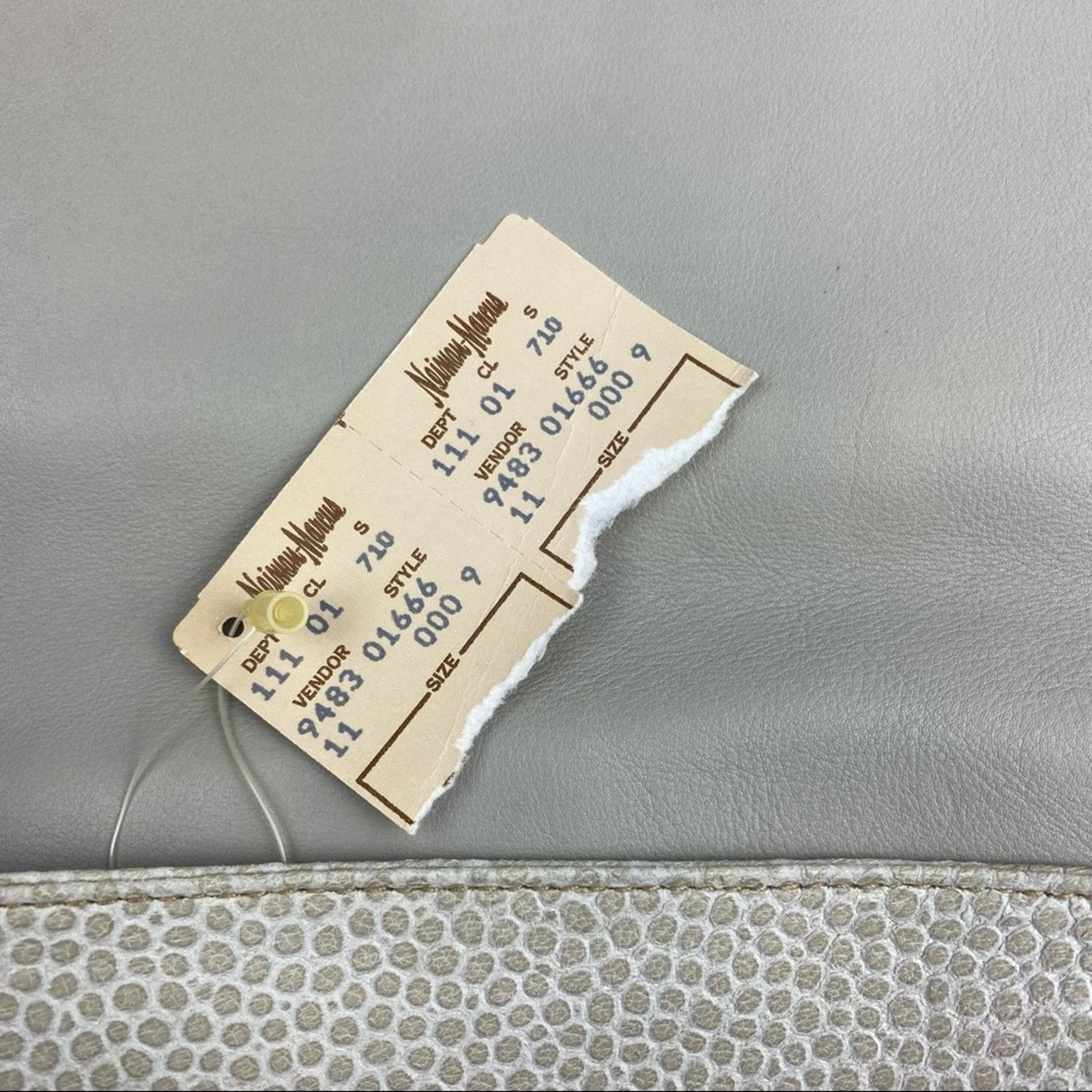 Neiman Marcus Vintage Desmo Neiman Marcus Ivory Textured Leather Crossbody Size ONE SIZE - 5 Thumbnail