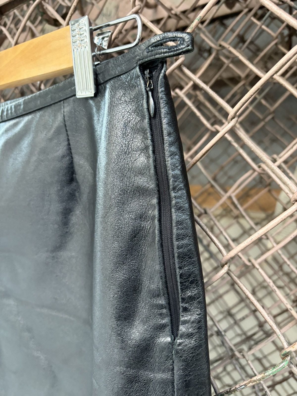 Helmut Lang Helmut Lang leather skirt 1999 Size 30" / US 8 / IT 44 - 4 Thumbnail