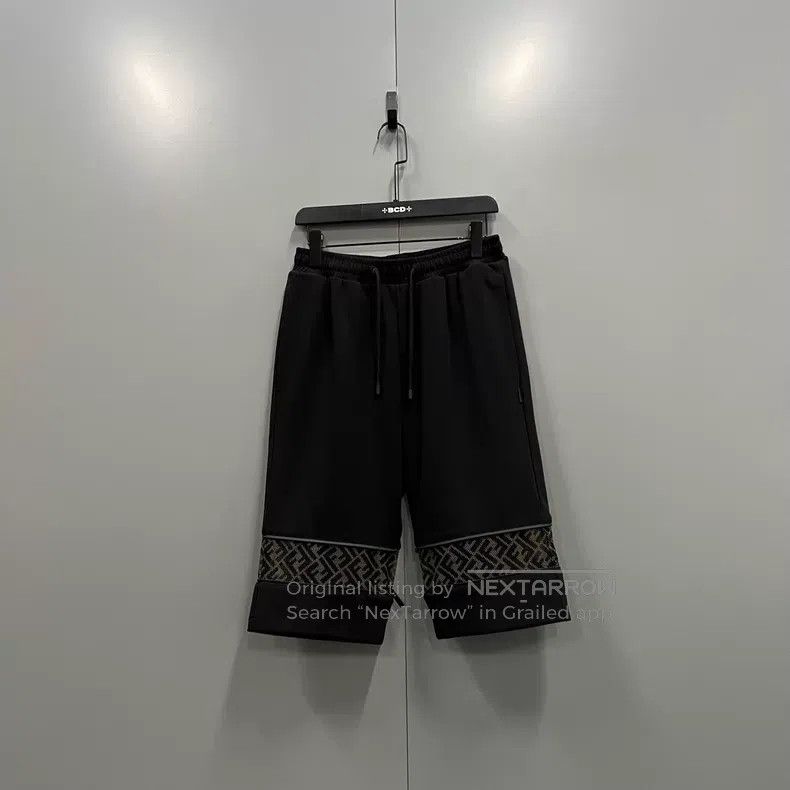 Fendi Fendi Black Logo Short Pants Size US 28 / EU 44 - 1 Thumbnail
