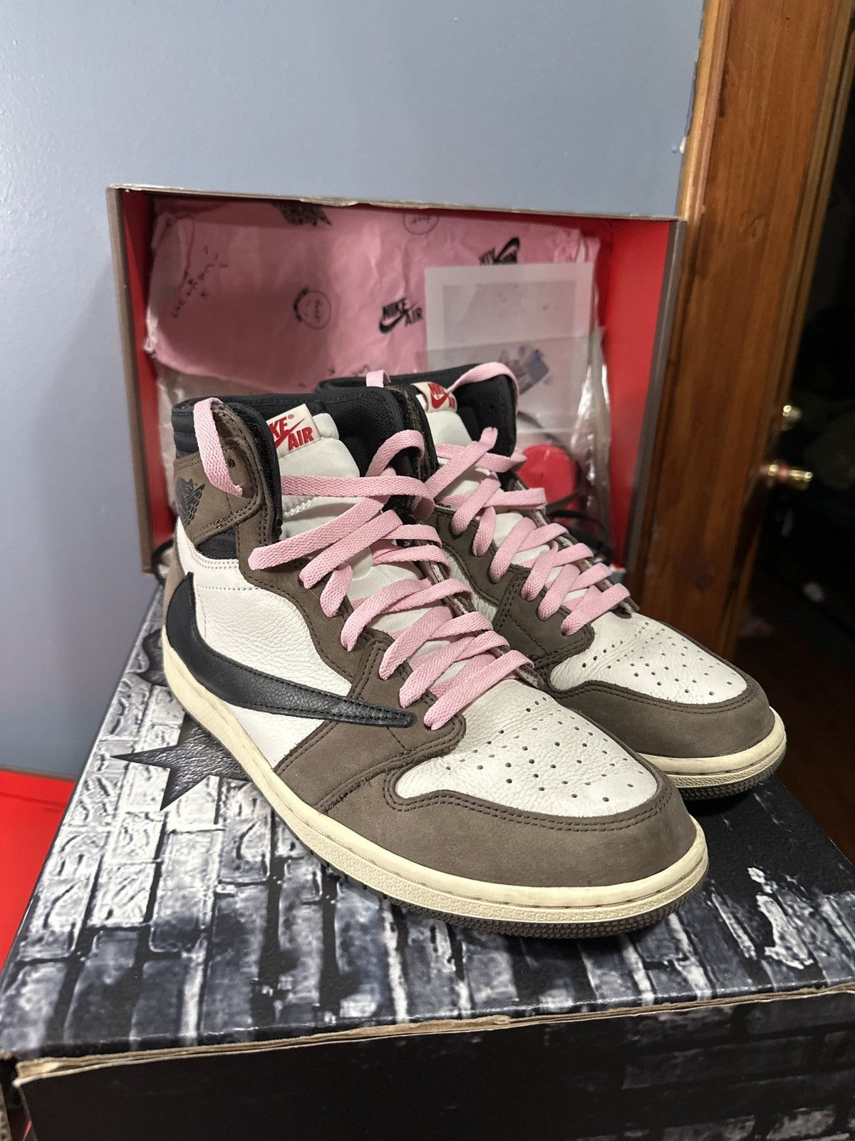 Jordan 1 travis scott high brown