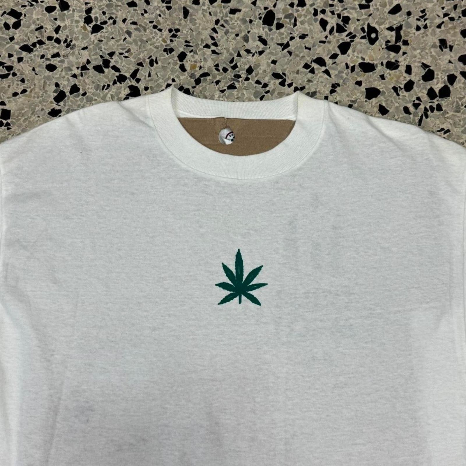 Delta VINTAGE Y2K MINIMAL WEED LOGO COTTON MOUTH TOURIST TEE: Size US M / EU 48-50 / 2 - 5 Thumbnail