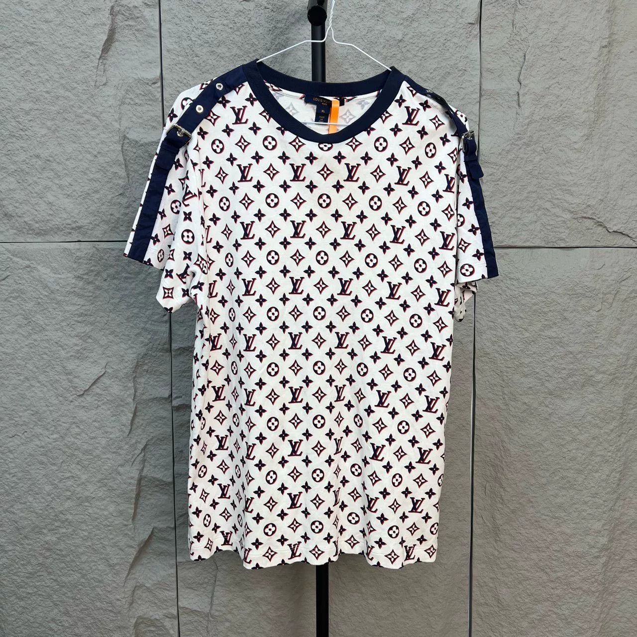 Louis Vuitton LV Monogram Short Sleeve Top Size US XL / EU 56 / 4 - 1 Thumbnail