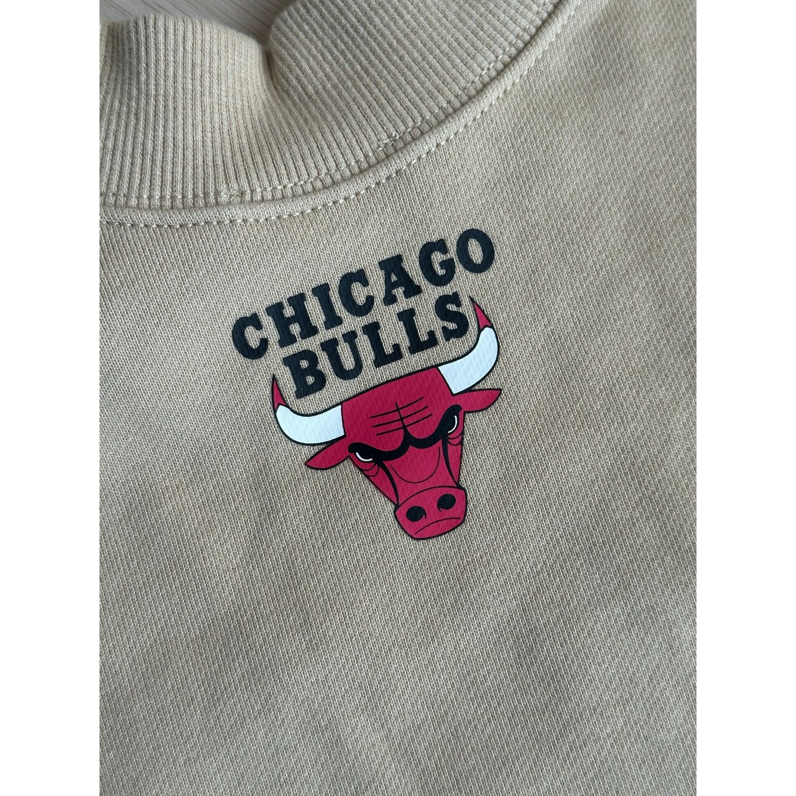 NBA Chicago Bulls Vintage NBA Beige Crewneck -Size S/M - New Size US M / EU 48-50 / 2 - 9 Thumbnail