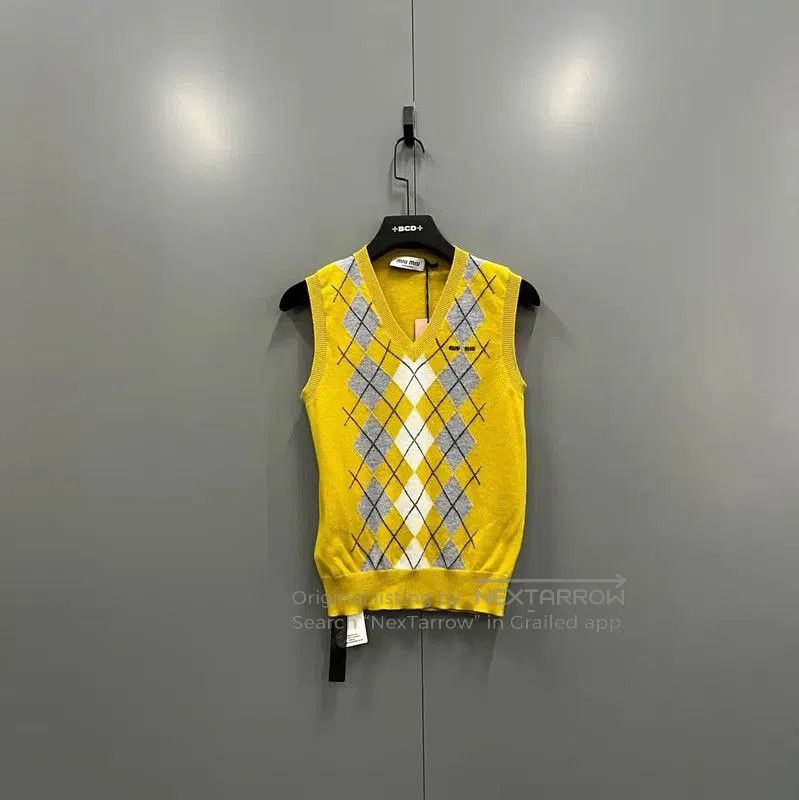 Miu Miu Miu Miu Yellow Wool Sleeveless Sweater Vest . Size XXS / US 00 / IT 34 - 1 Thumbnail