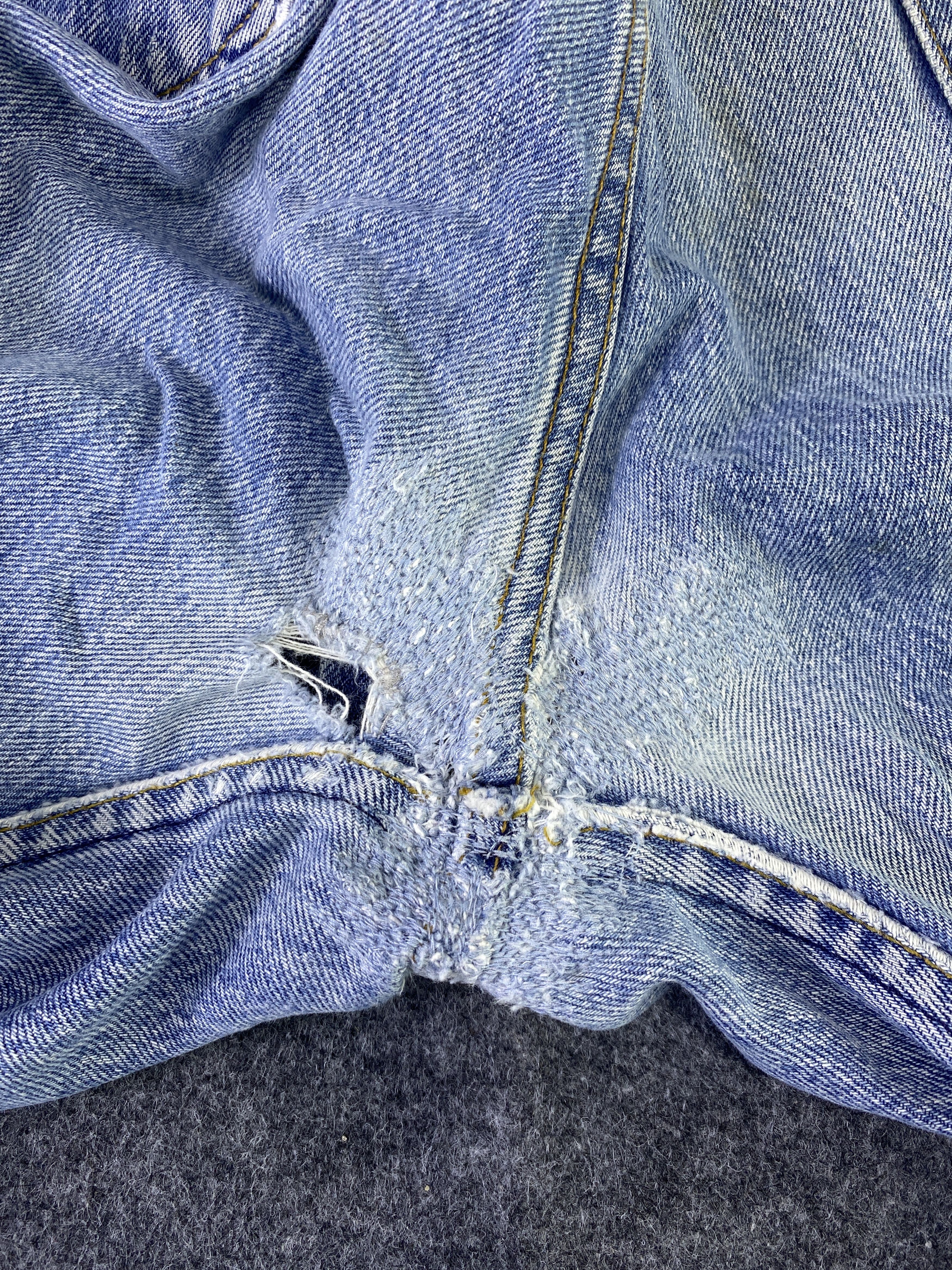 Levi's Vintage Levi's 501 Blue Wash Jeans - J918 Size US 33 - 14 Thumbnail